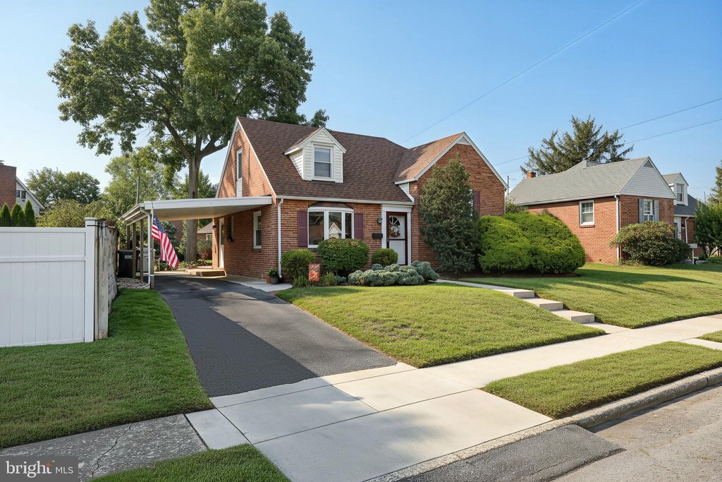 Photo of 714 May Street, YORK, PA 17404 (MLS # PAYK2089372)