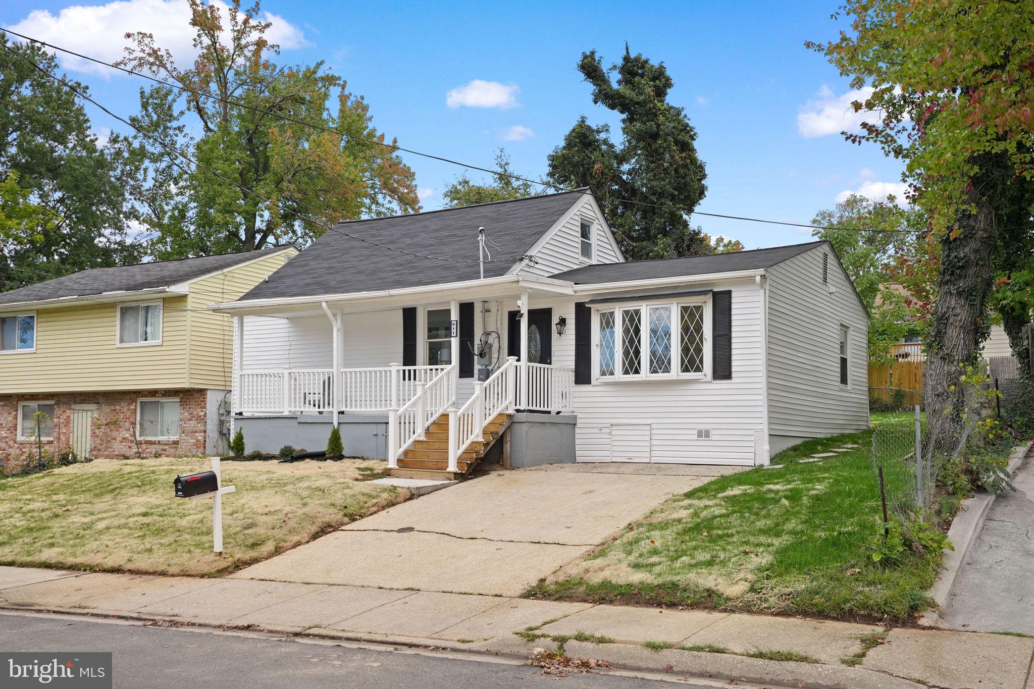 611 FERNLEAF AVENUE