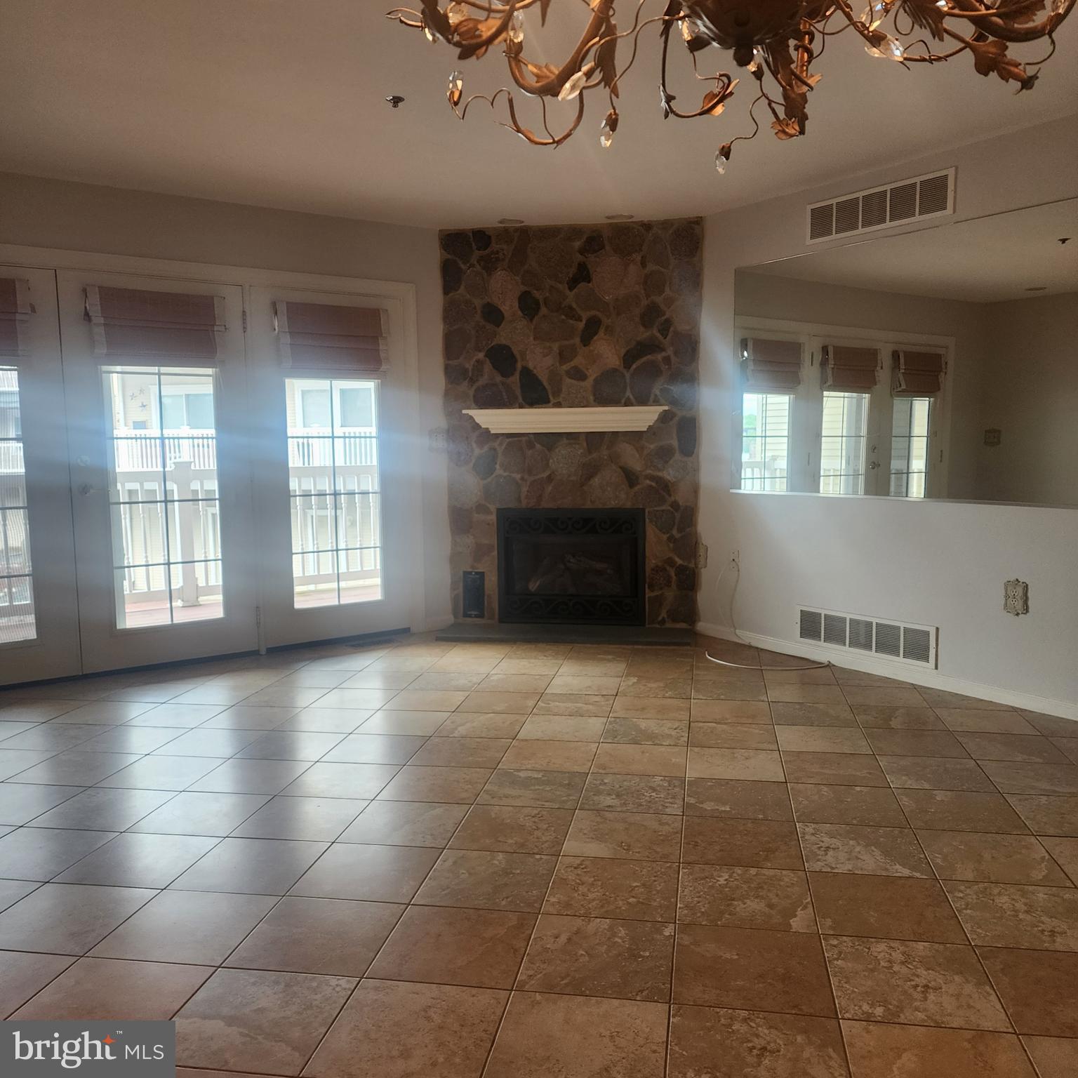 SENECA POINTE - Residential