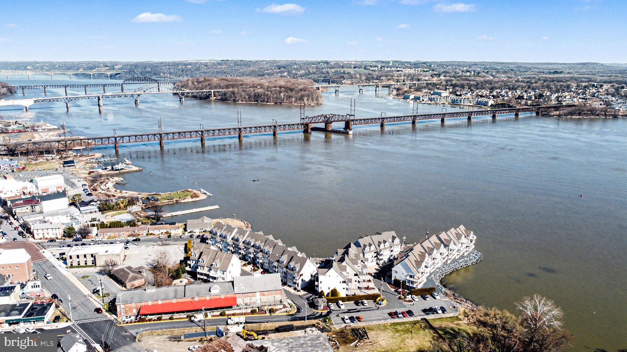 SENECA POINTE - Residential