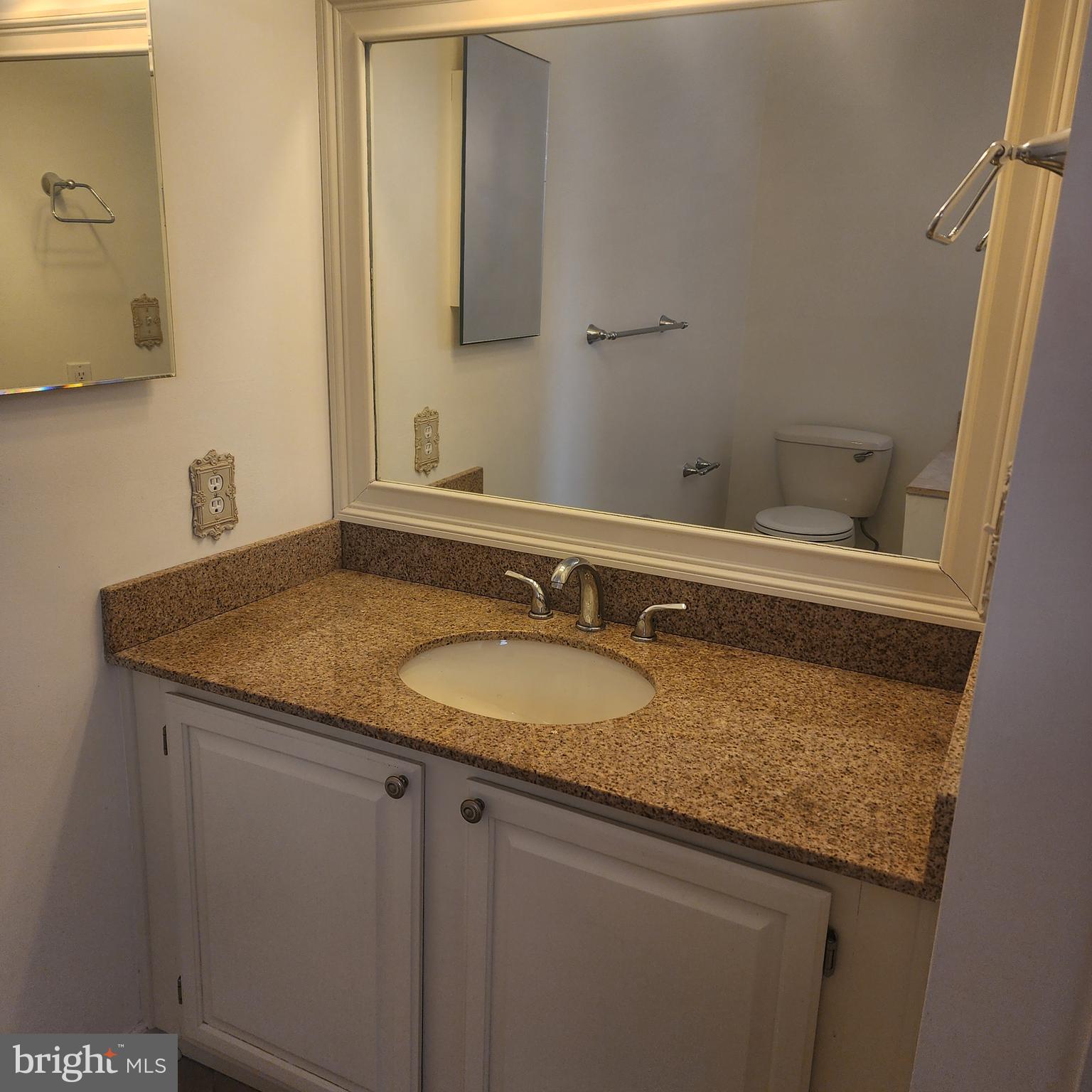 SENECA POINTE - Residential