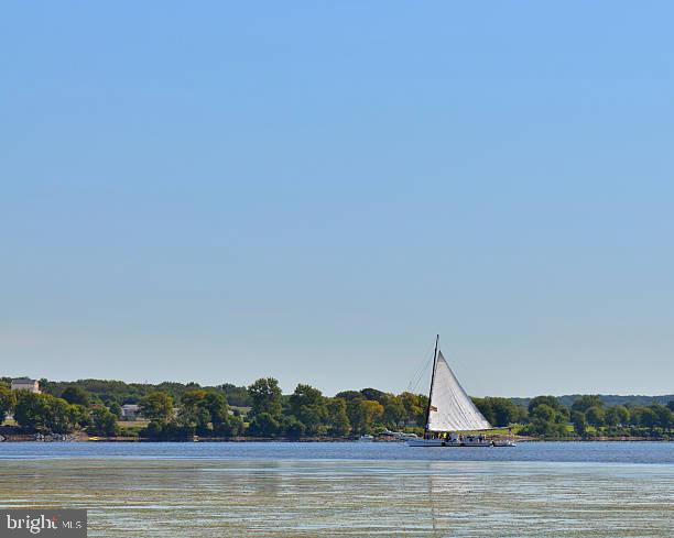 SENECA POINTE - Residential