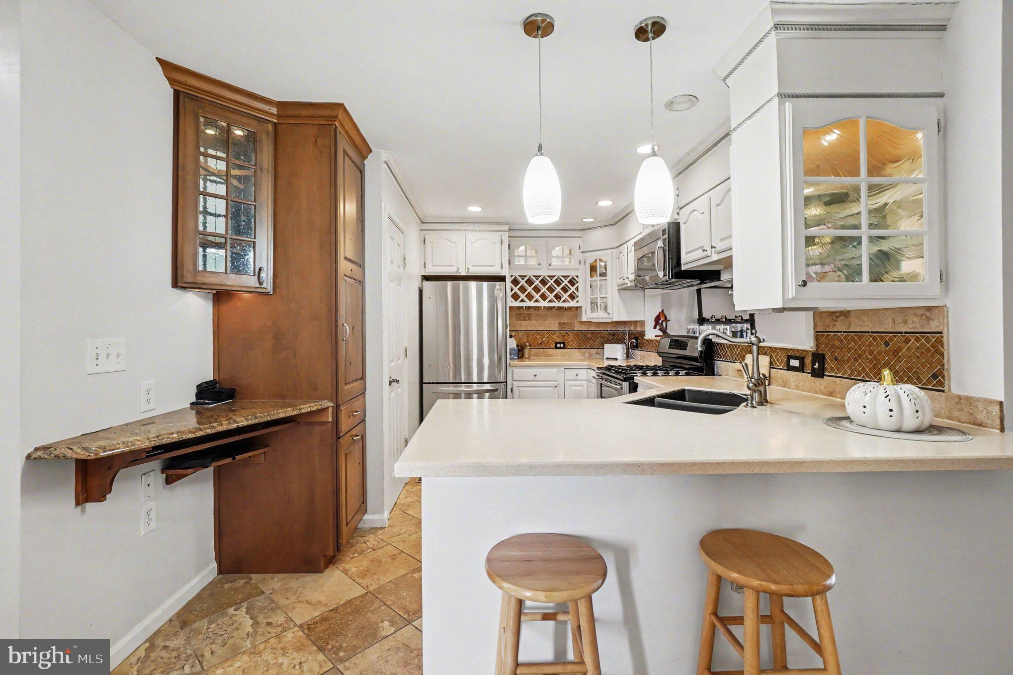 SENECA POINTE - Residential