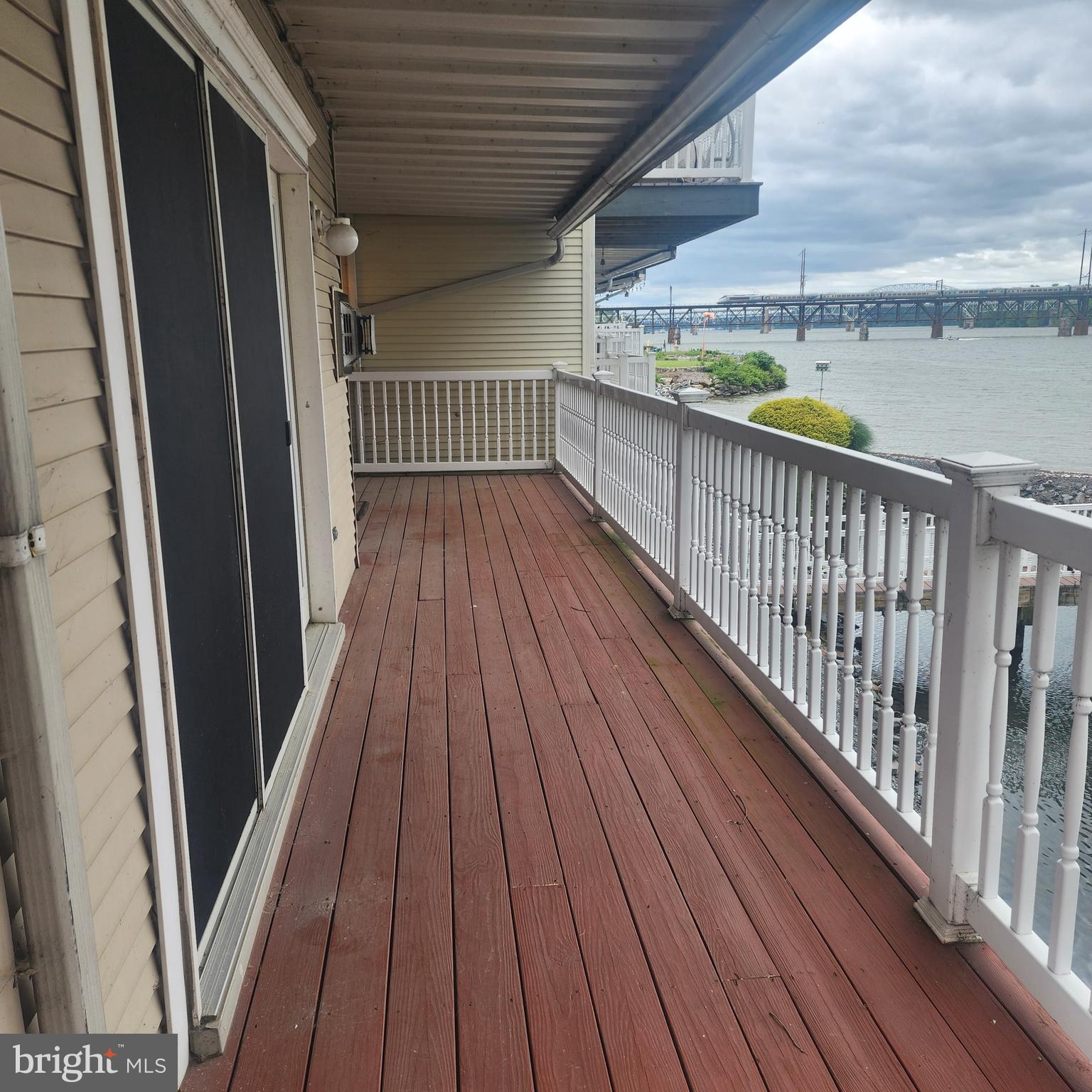 SENECA POINTE - Residential