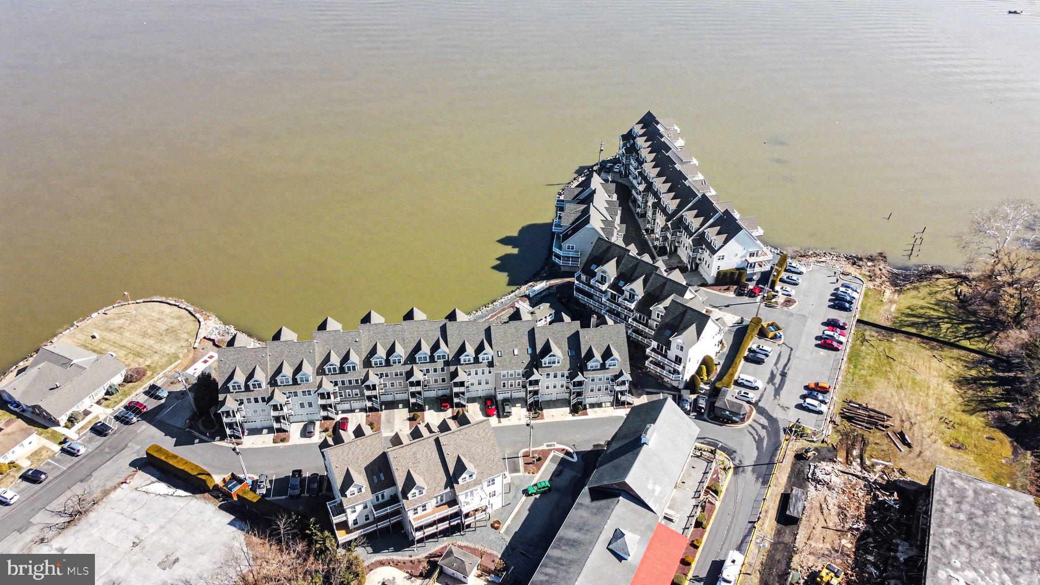 SENECA POINTE - Residential