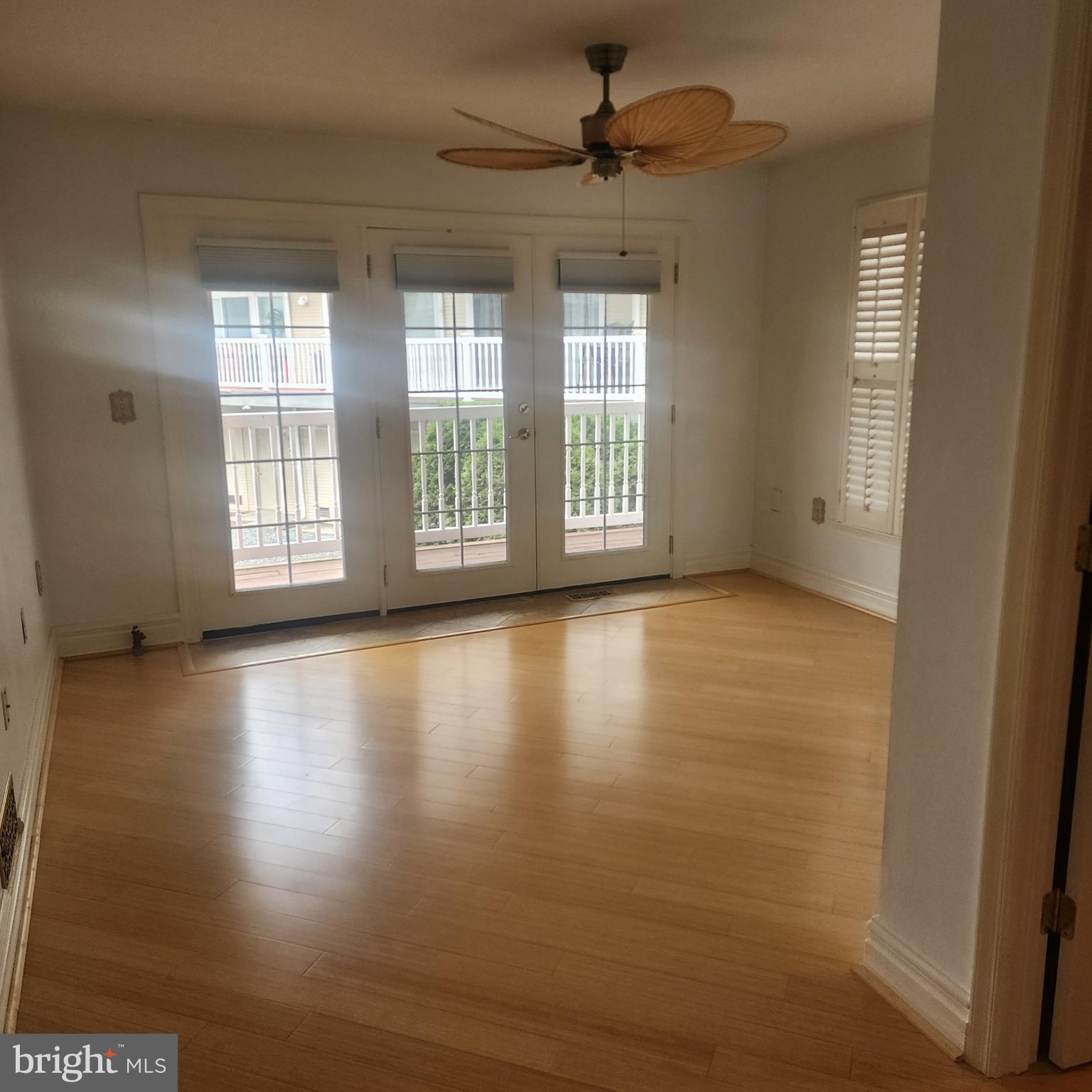 SENECA POINTE - Residential