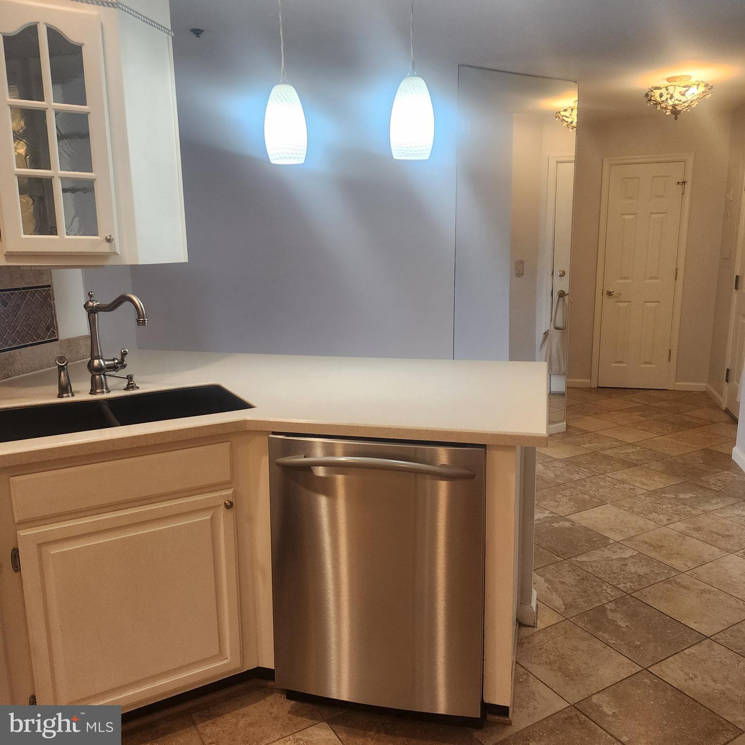 SENECA POINTE - Residential