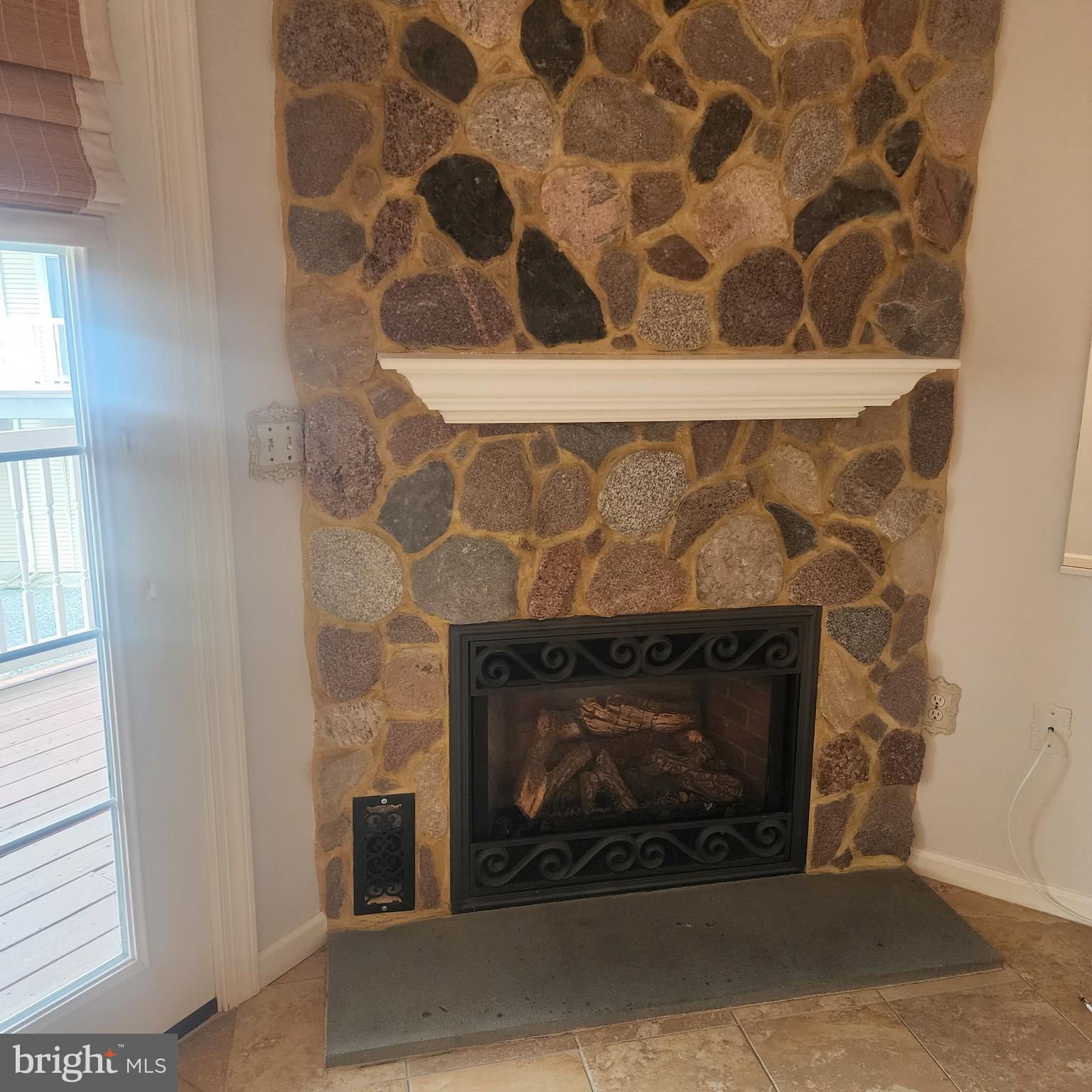 SENECA POINTE - Residential