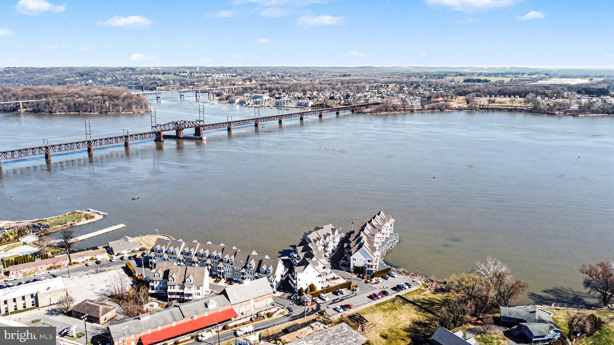 SENECA POINTE - Residential