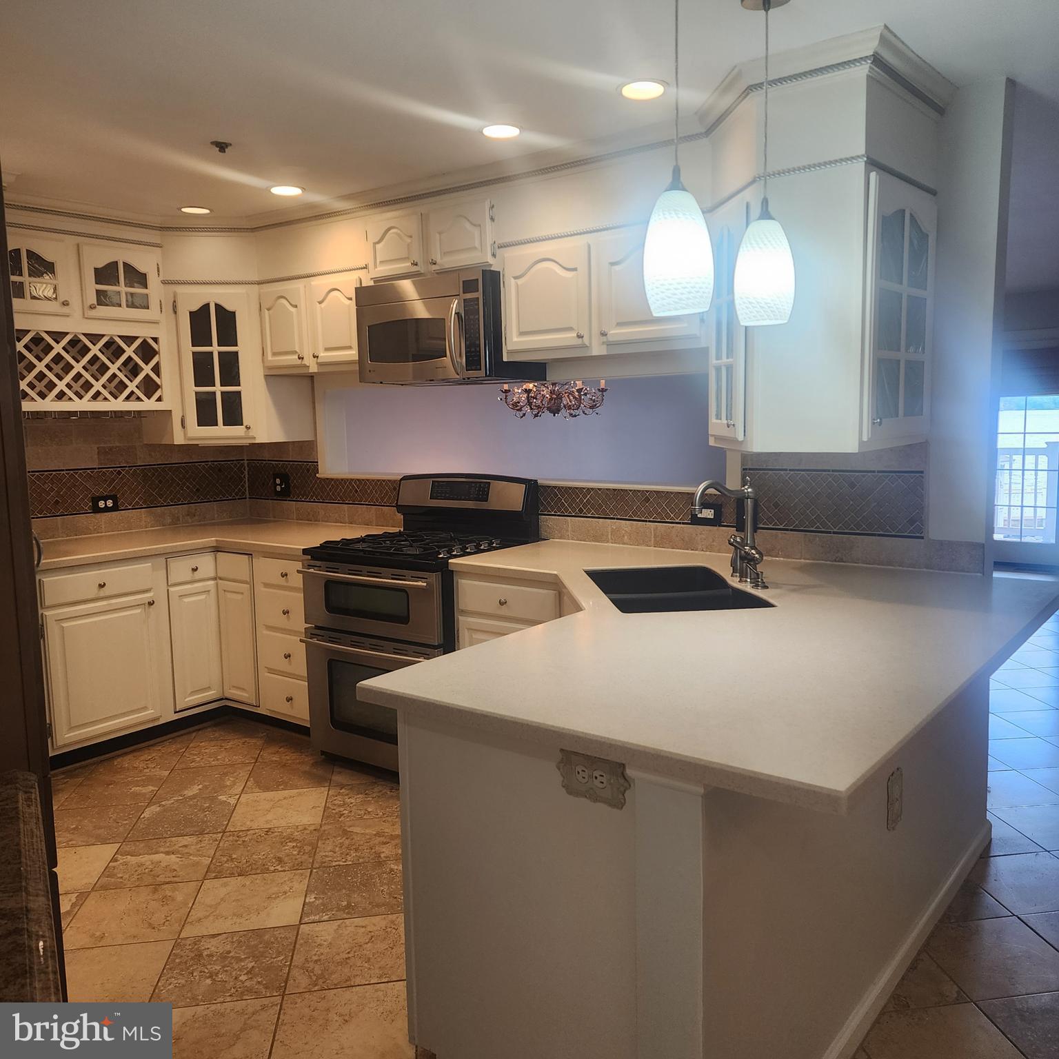 SENECA POINTE - Residential