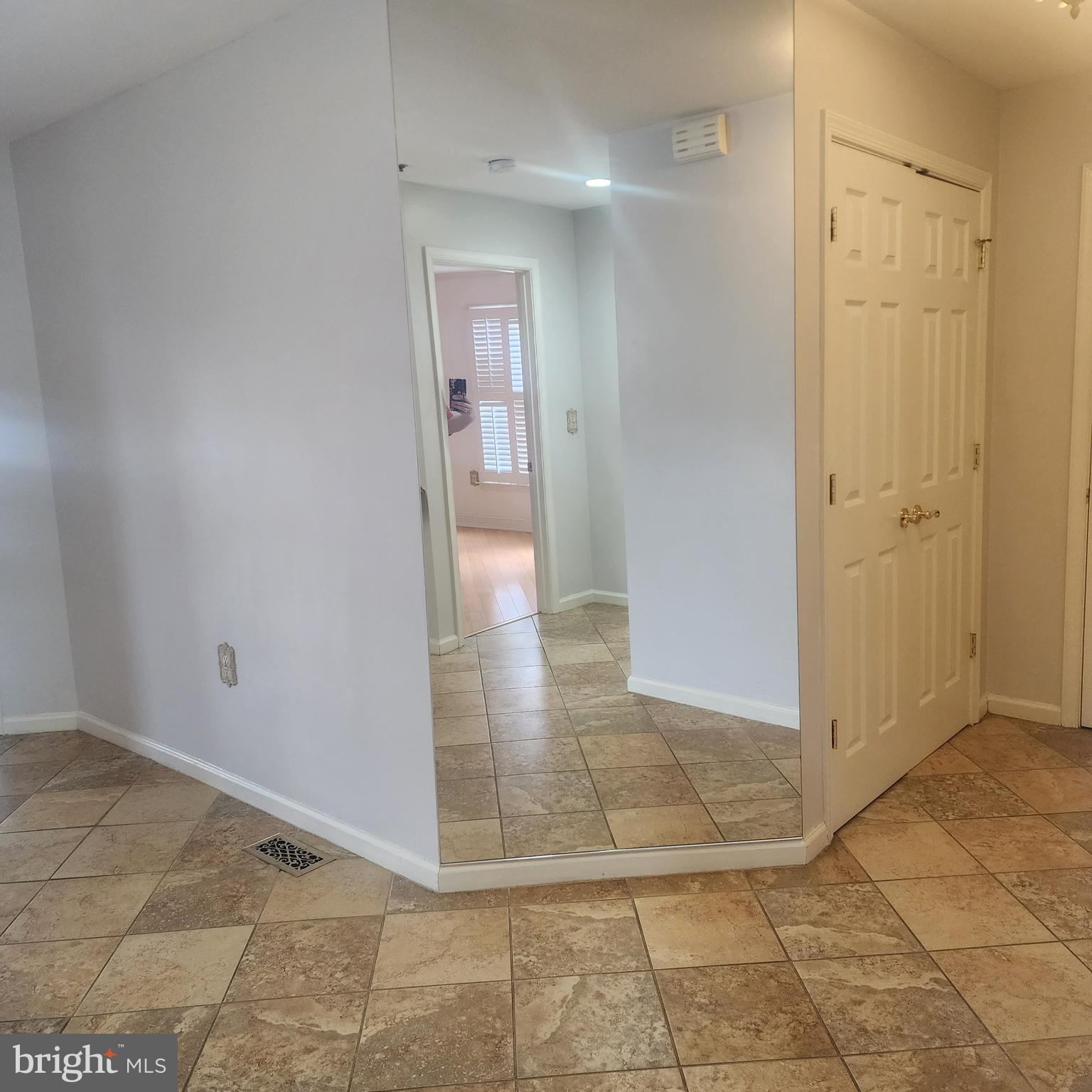 SENECA POINTE - Residential