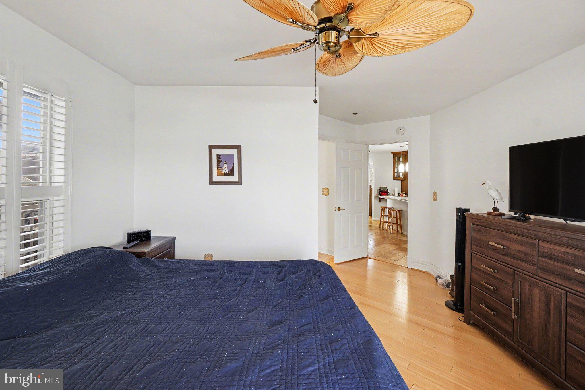 SENECA POINTE - Residential