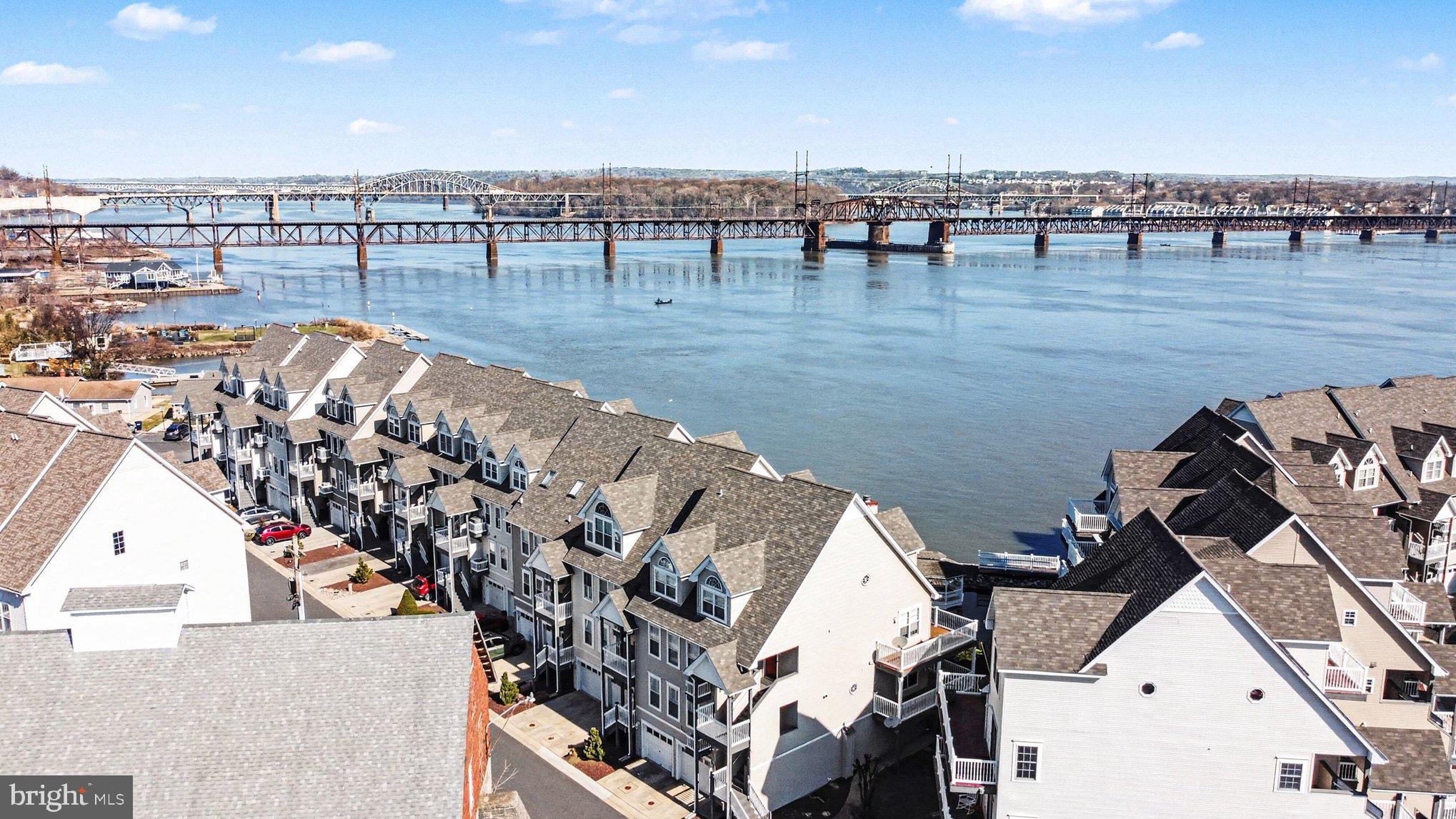 SENECA POINTE - Residential