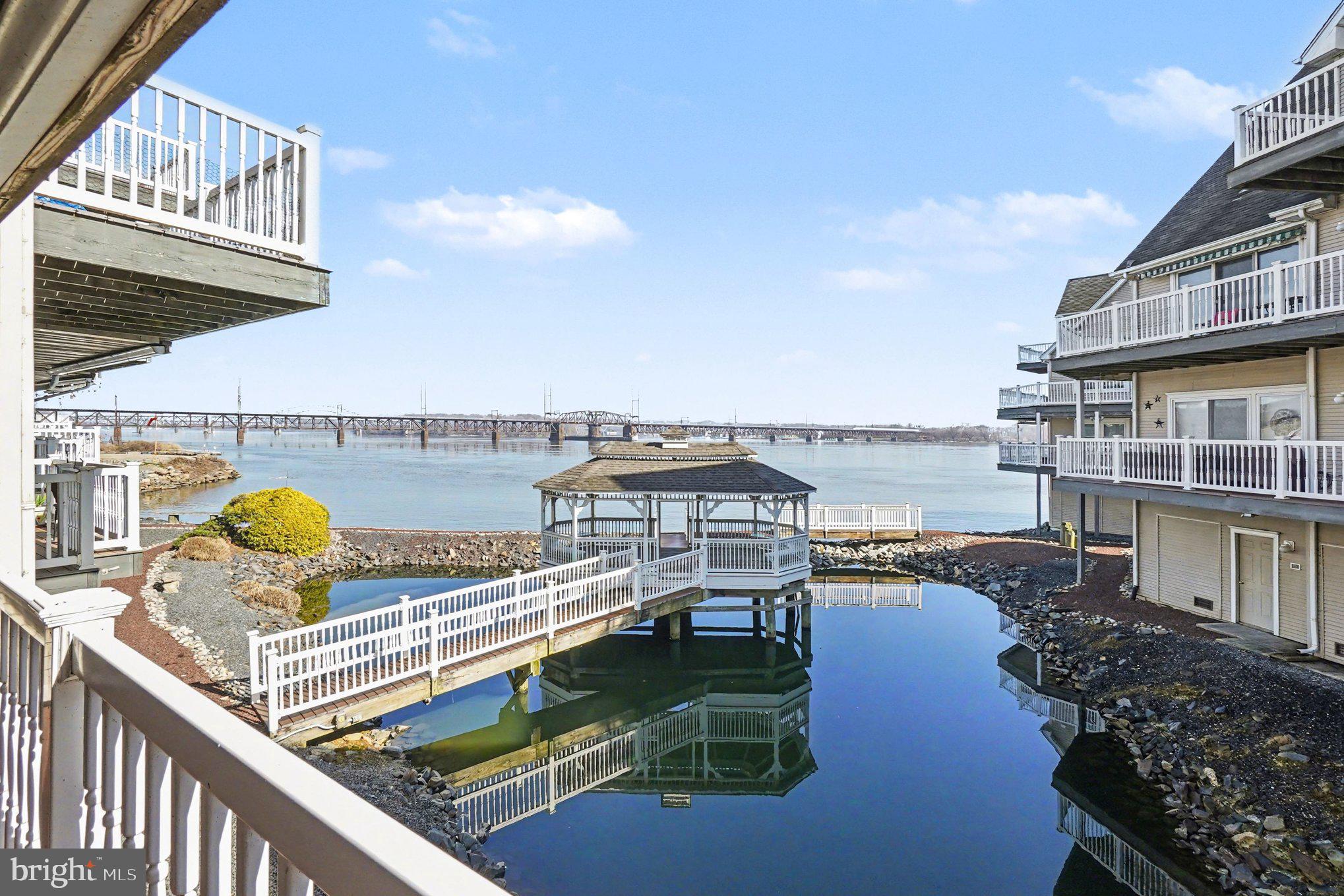 SENECA POINTE - Residential