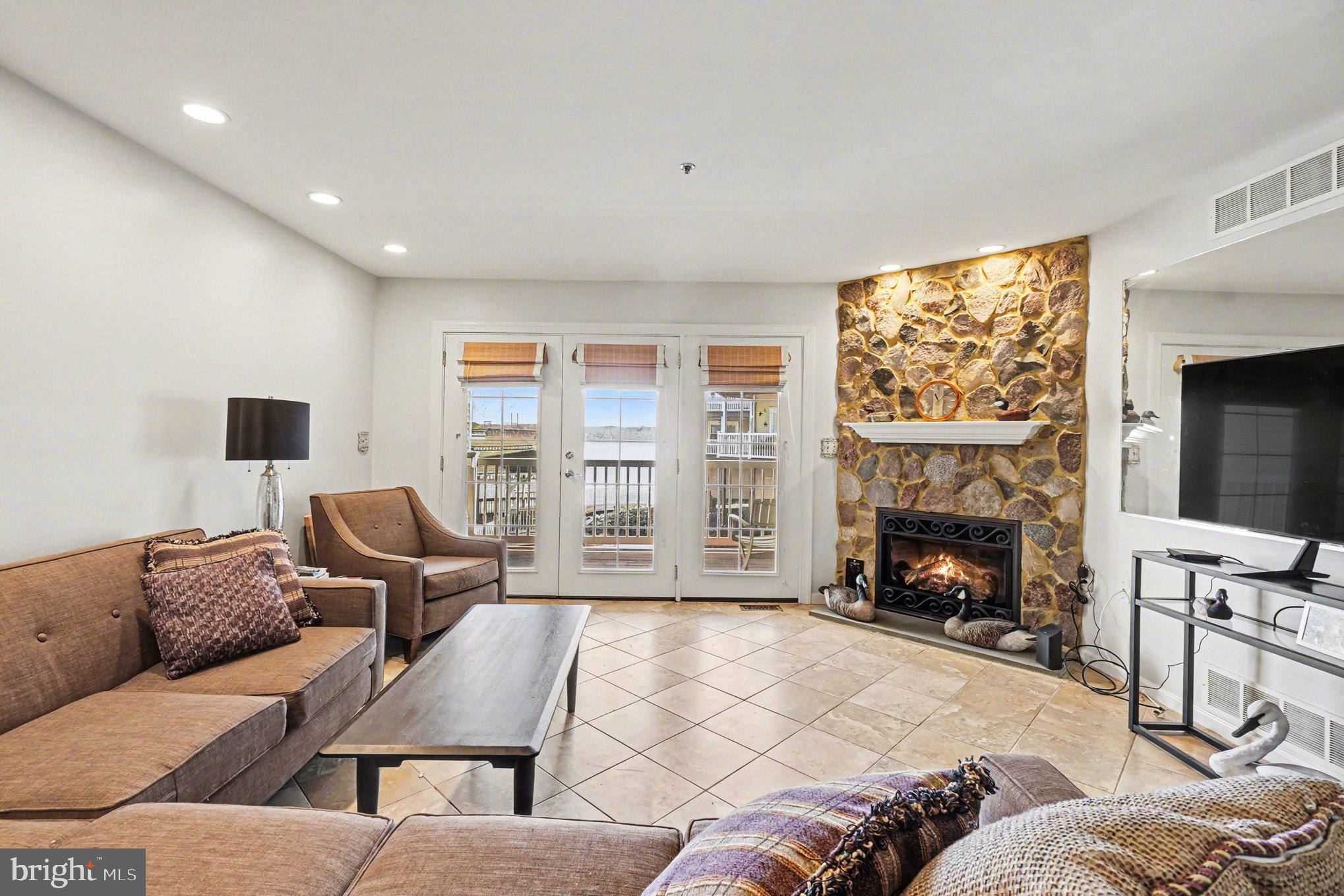 201 SENECA WAY A 201-A