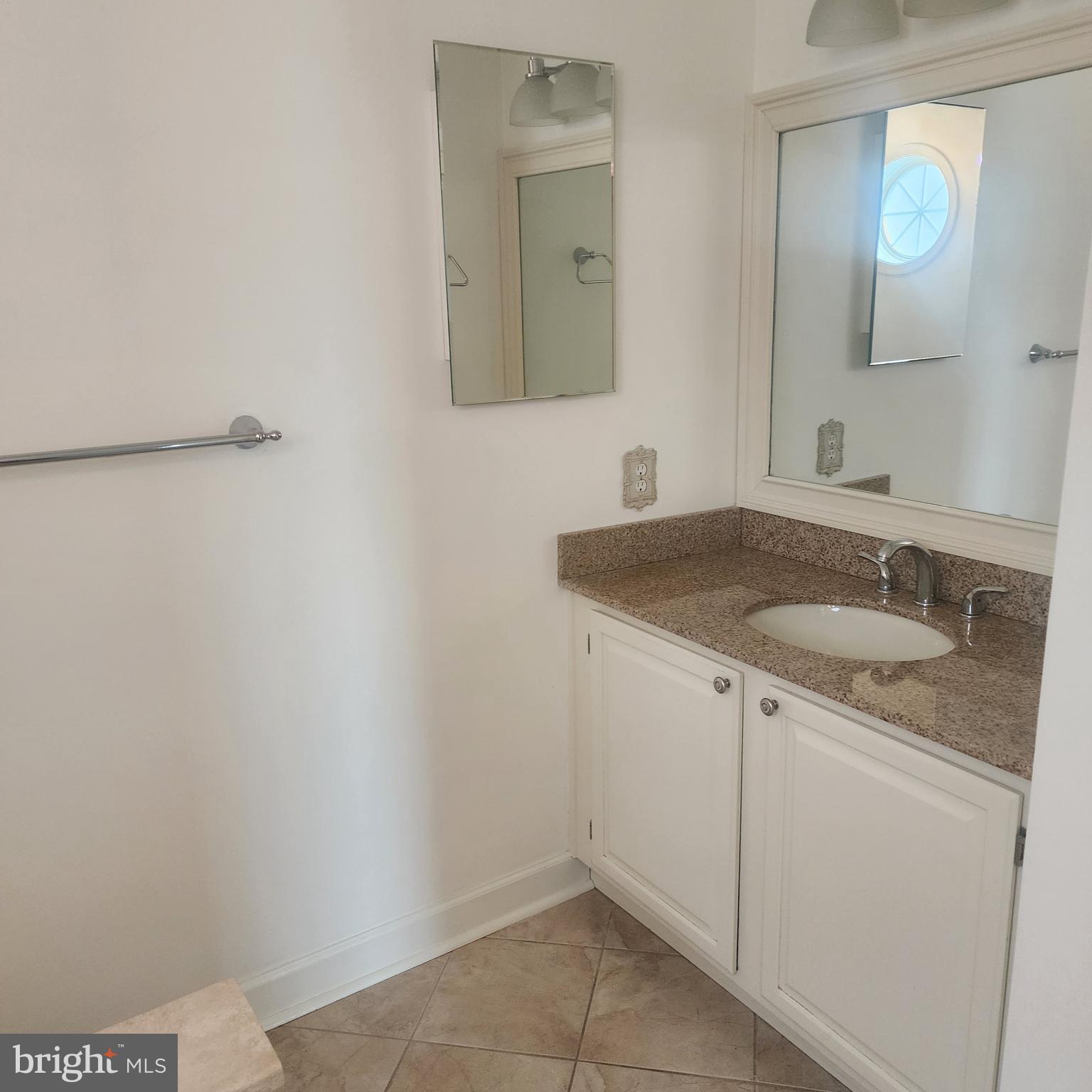 SENECA POINTE - Residential