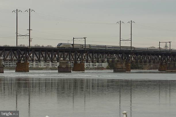 SENECA POINTE - Residential