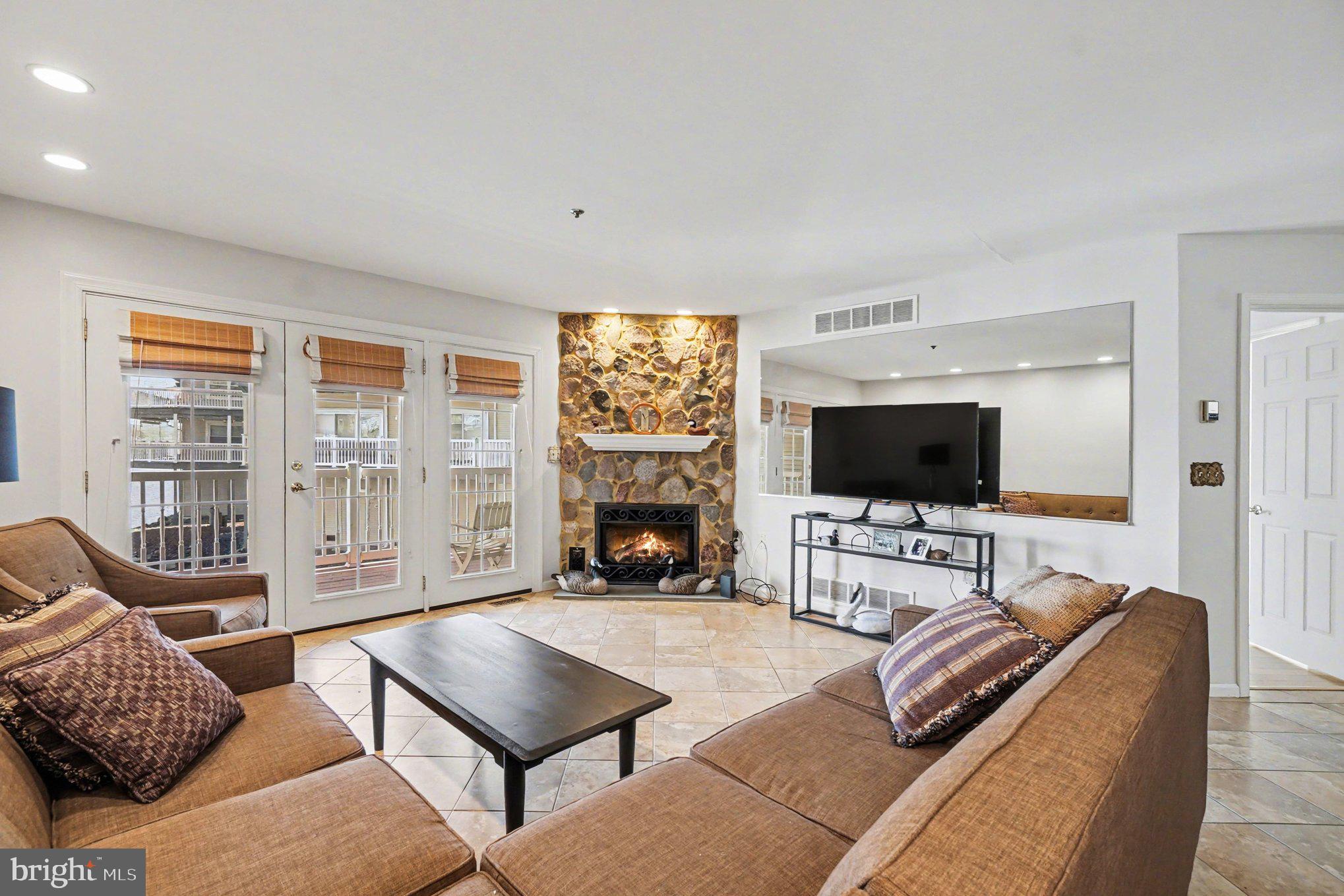 201 SENECA WAY A 201-A