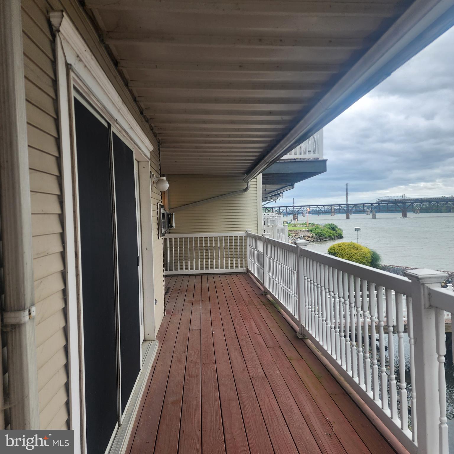 SENECA POINTE - Residential