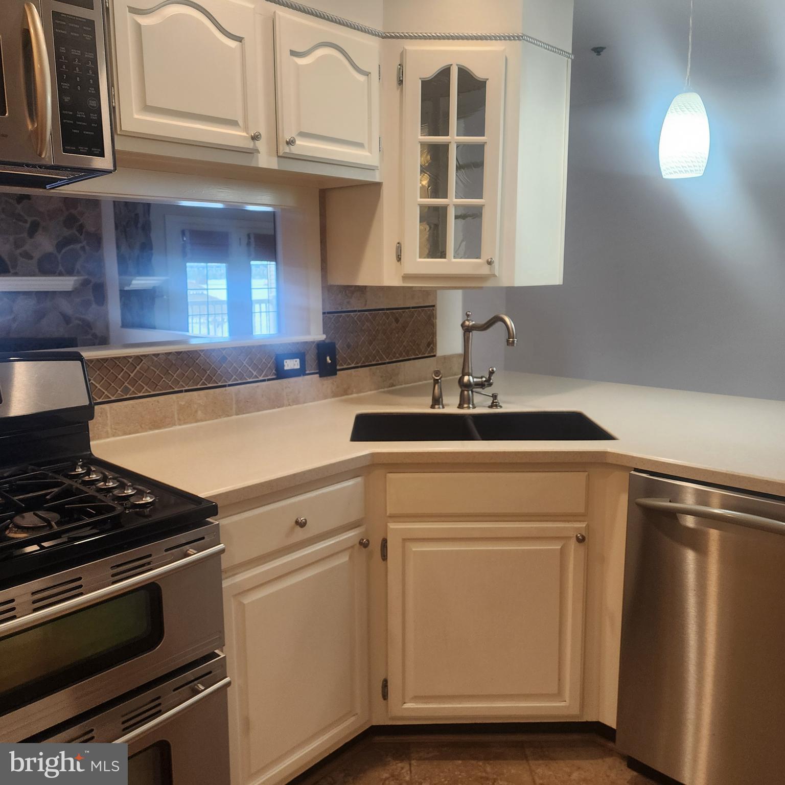 SENECA POINTE - Residential