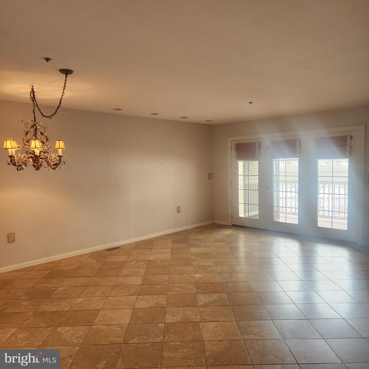 SENECA POINTE - Residential