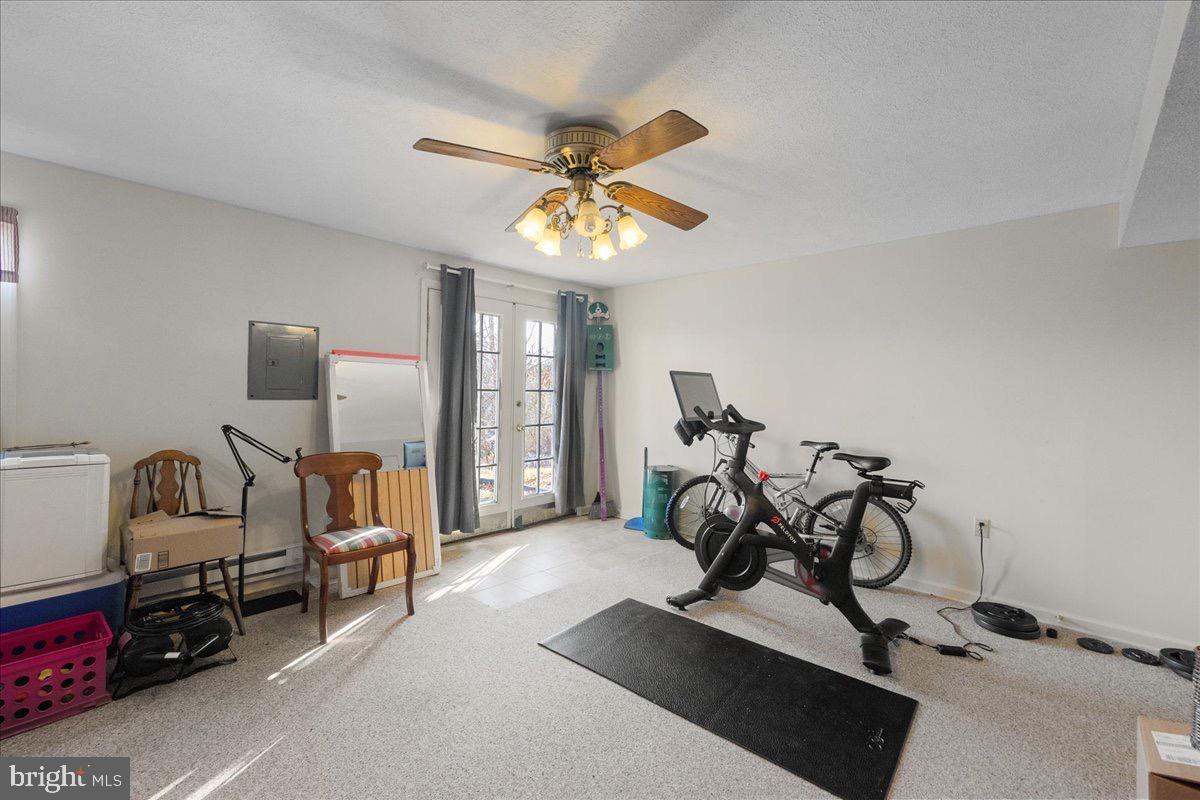 TUDOR SQUARE - Residential