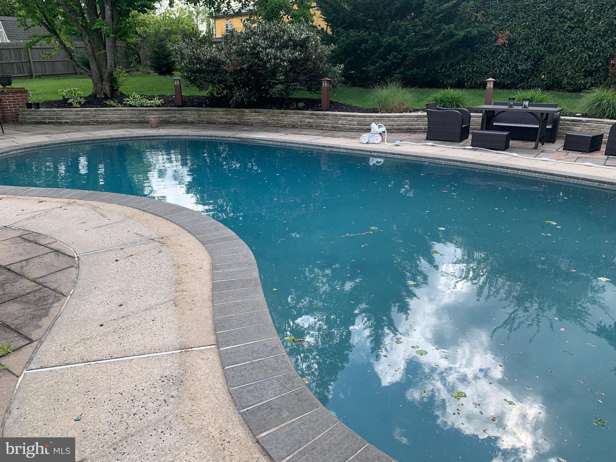 NEWTOWN SQ - Residential