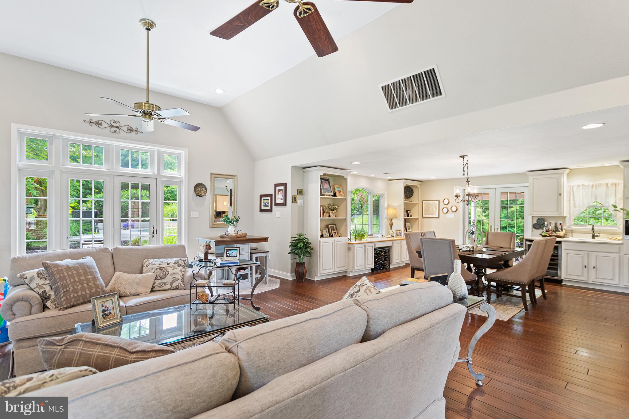 NEWTOWN SQ - Residential