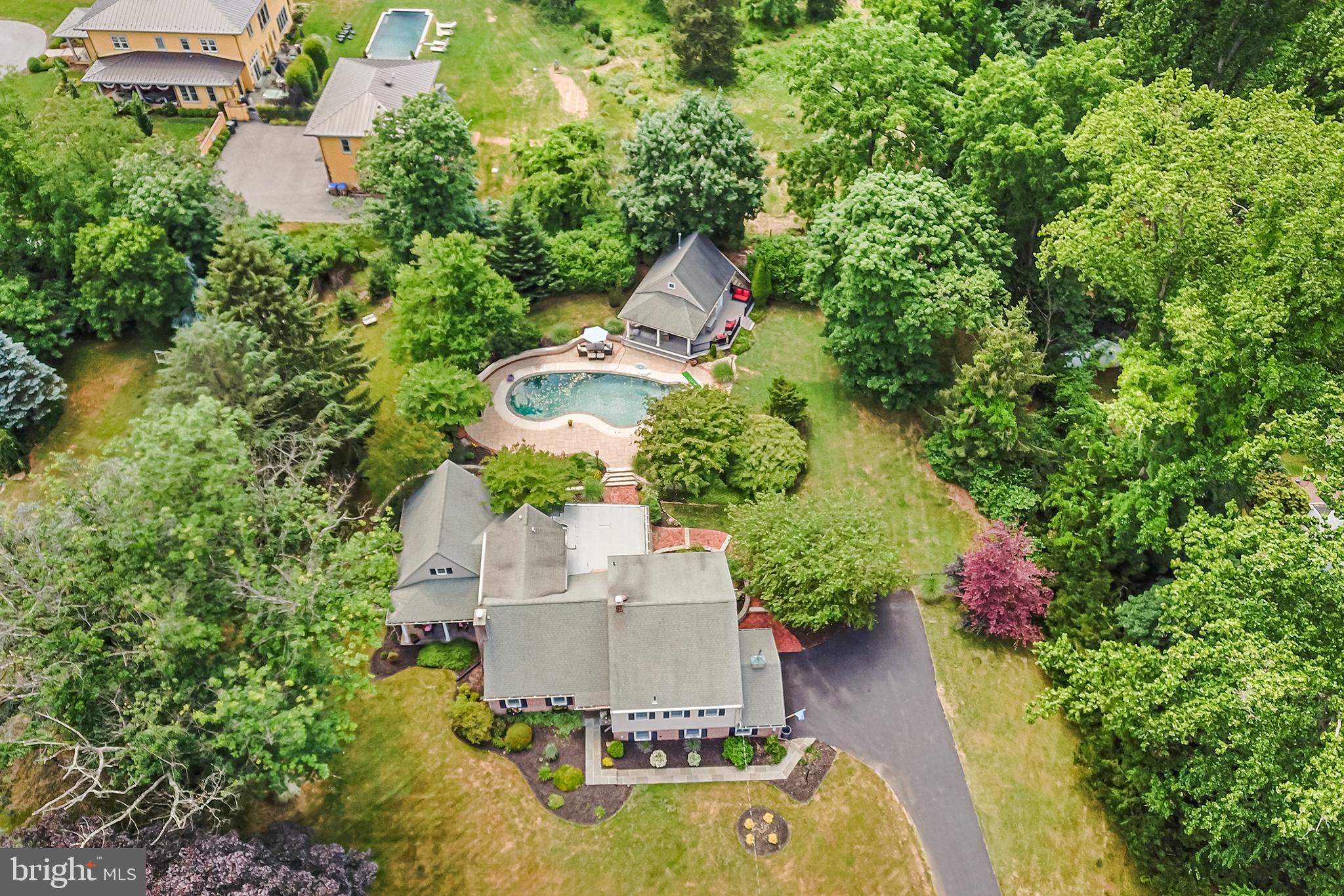 NEWTOWN SQ - Residential