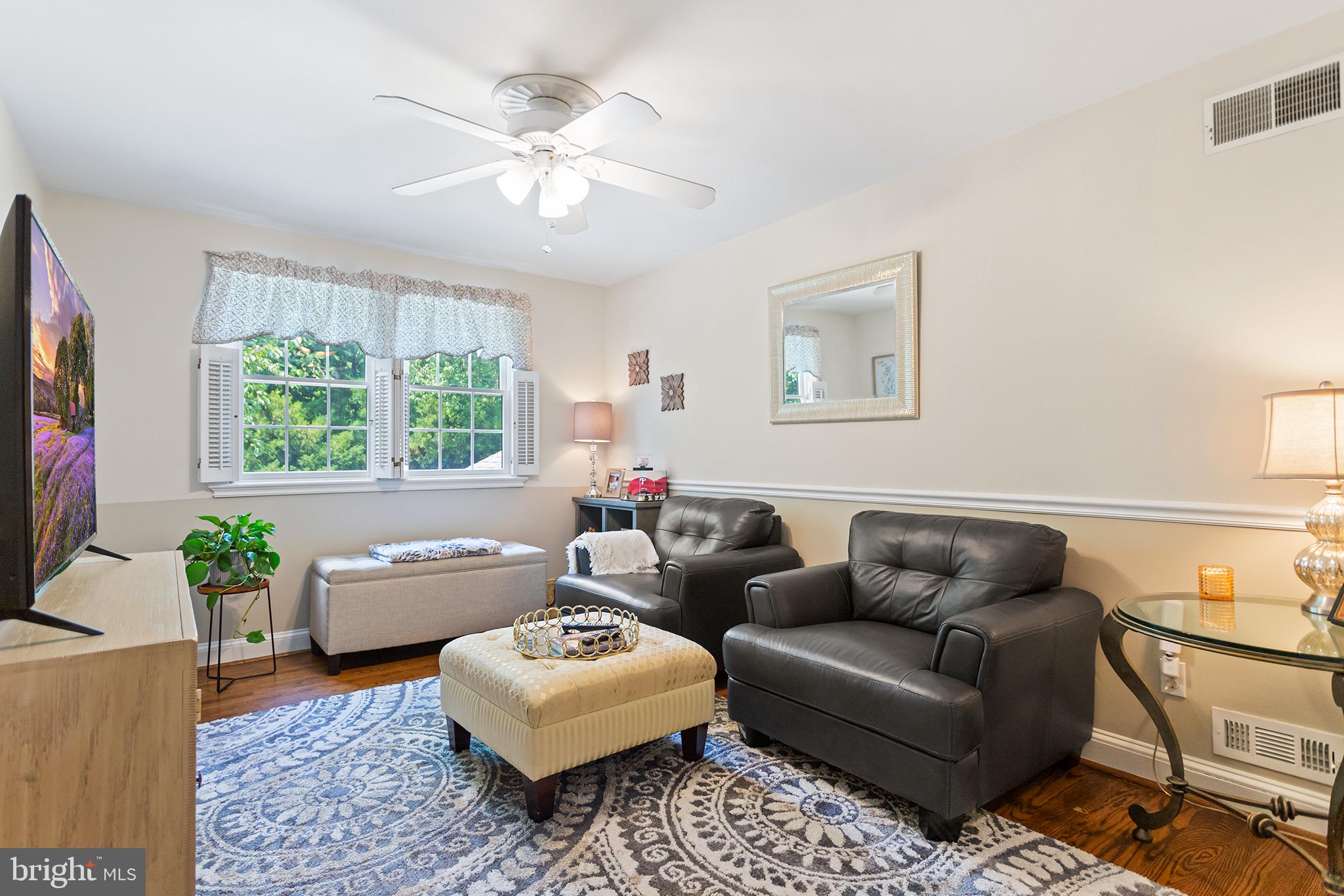 NEWTOWN SQ - Residential