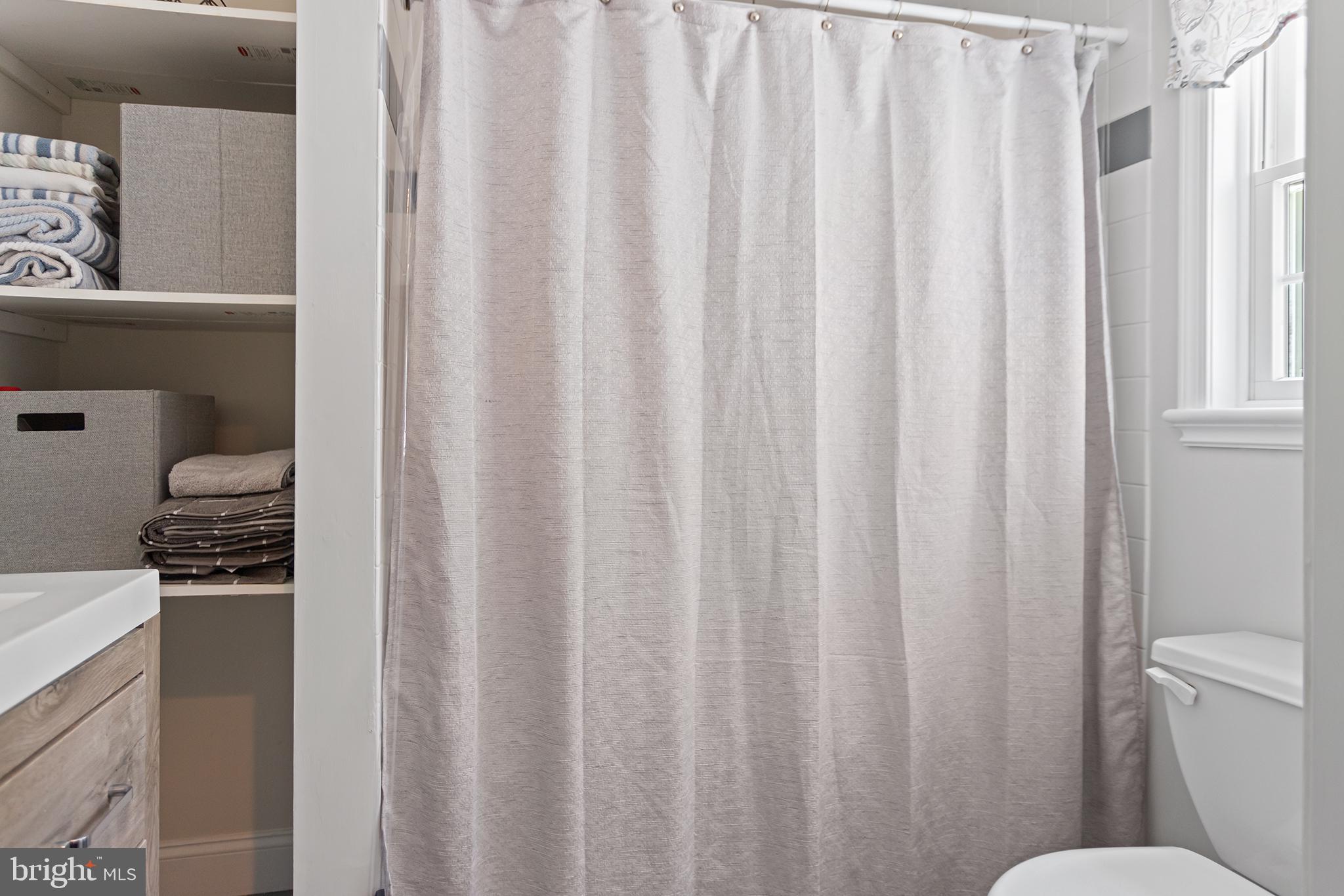 NEWTOWN SQ - Residential