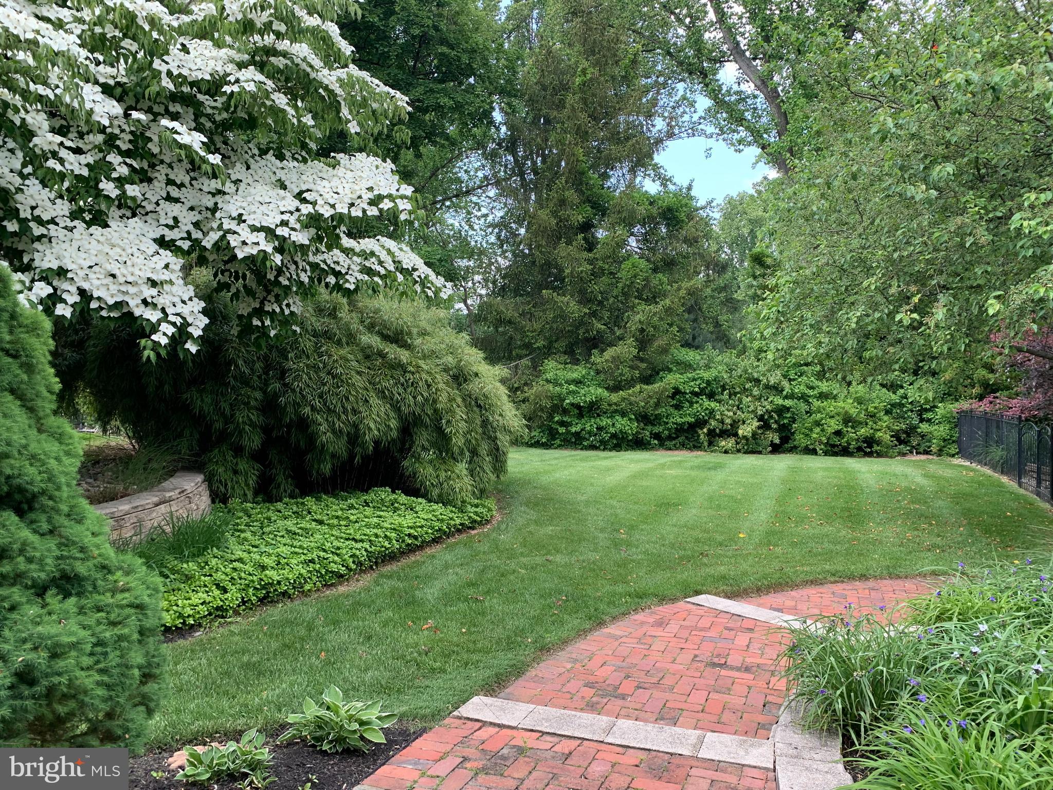 NEWTOWN SQ - Residential