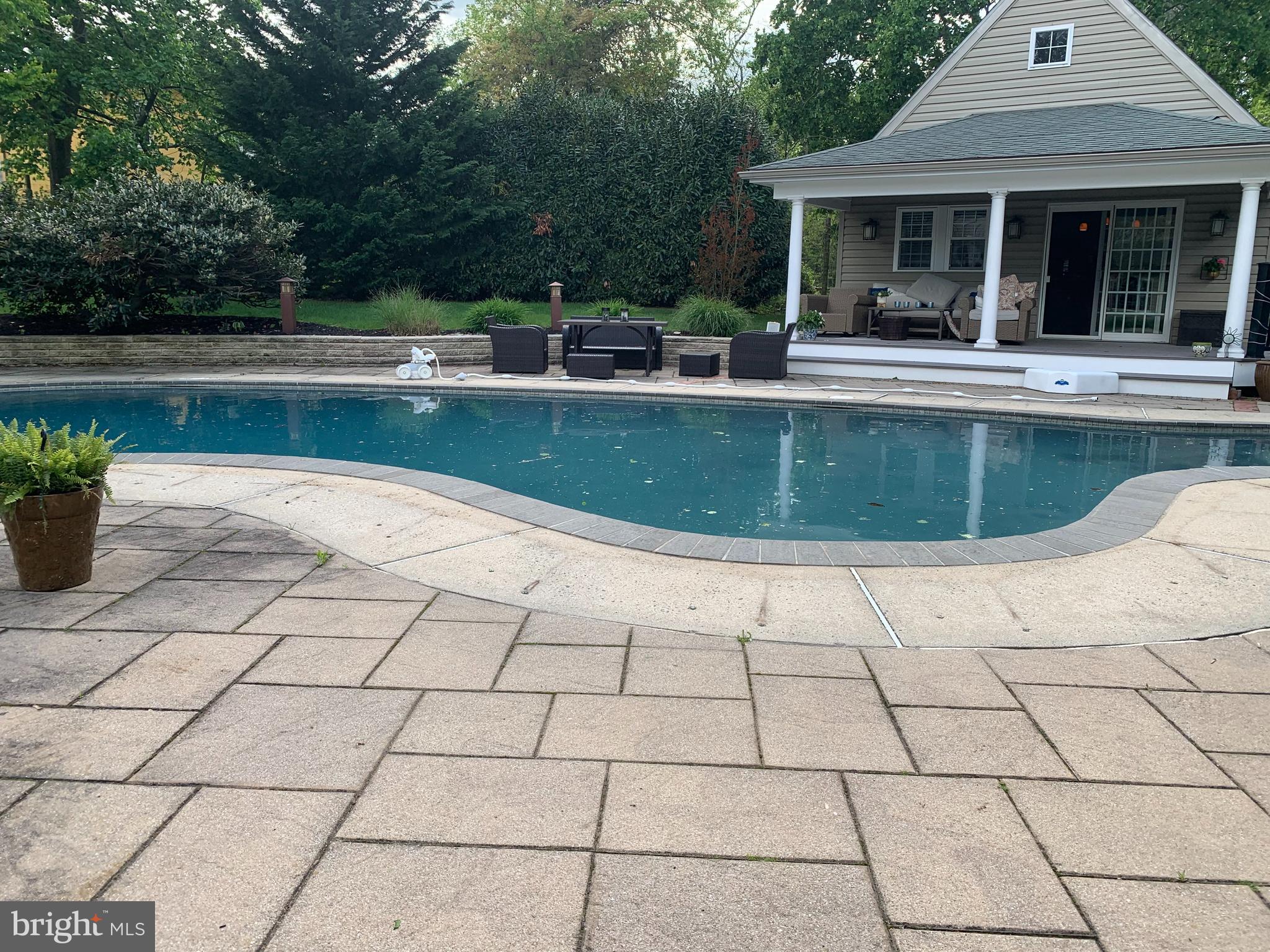 NEWTOWN SQ - Residential