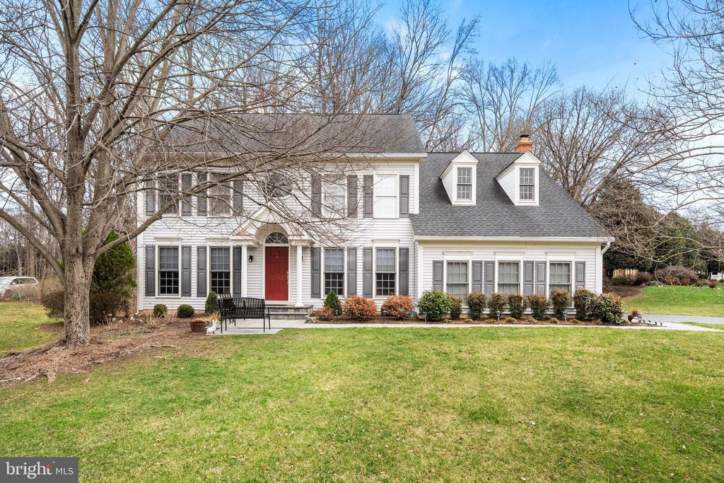 Photo of 8648 Chase Glen Circle, FAIRFAX STATION, VA 22039 (MLS # VAFX2297508)