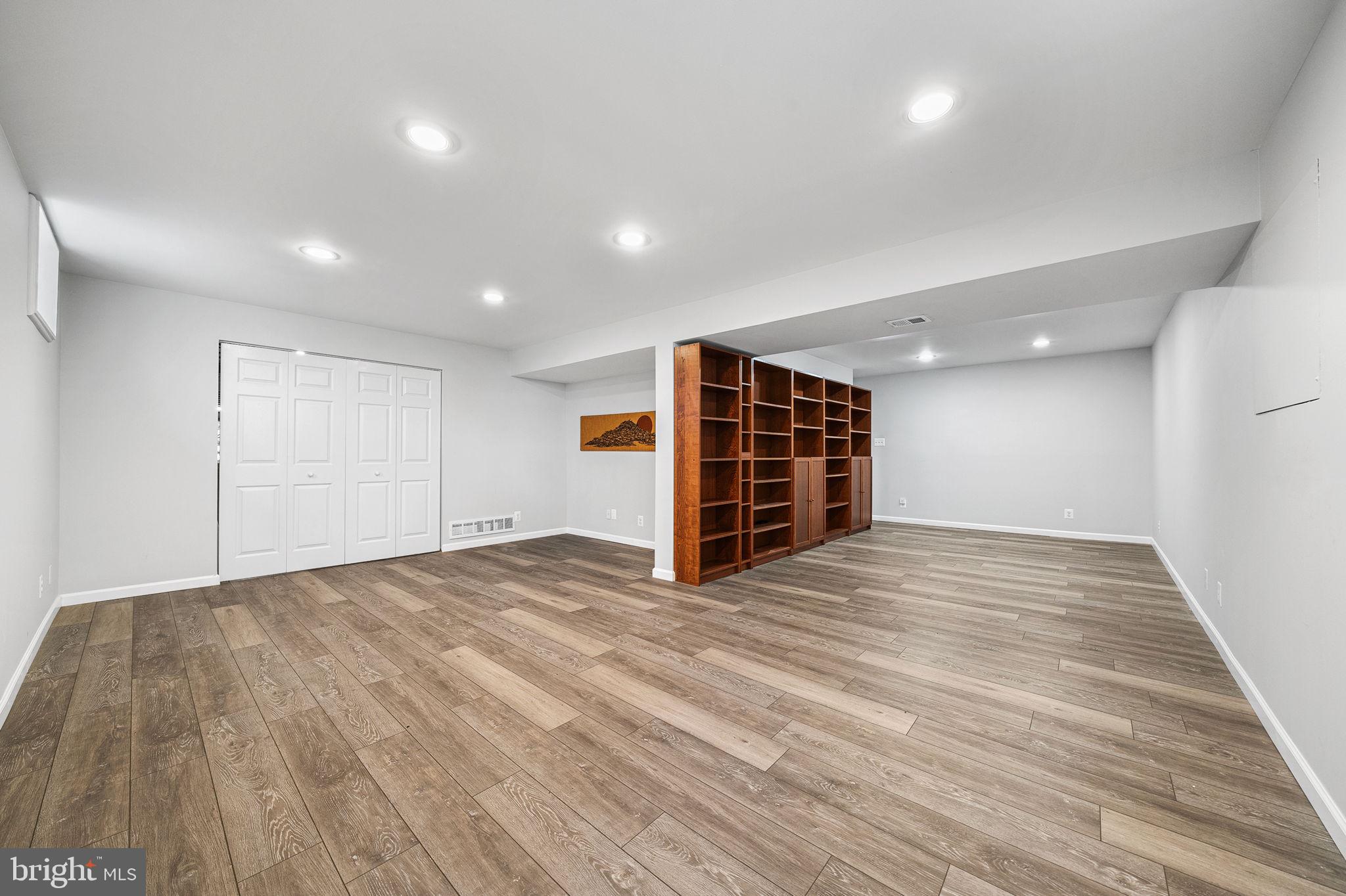 CROSSPOINTE - Residential