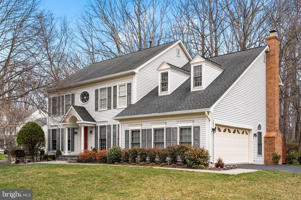 Photo of 8648 Chase Glen Circle, FAIRFAX STATION, VA 22039 (MLS # VAFX2297508)