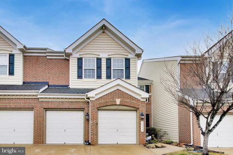 Townhouse For Sale - 7214 Piney Woods Place<br/> LAUREL, MD 20707