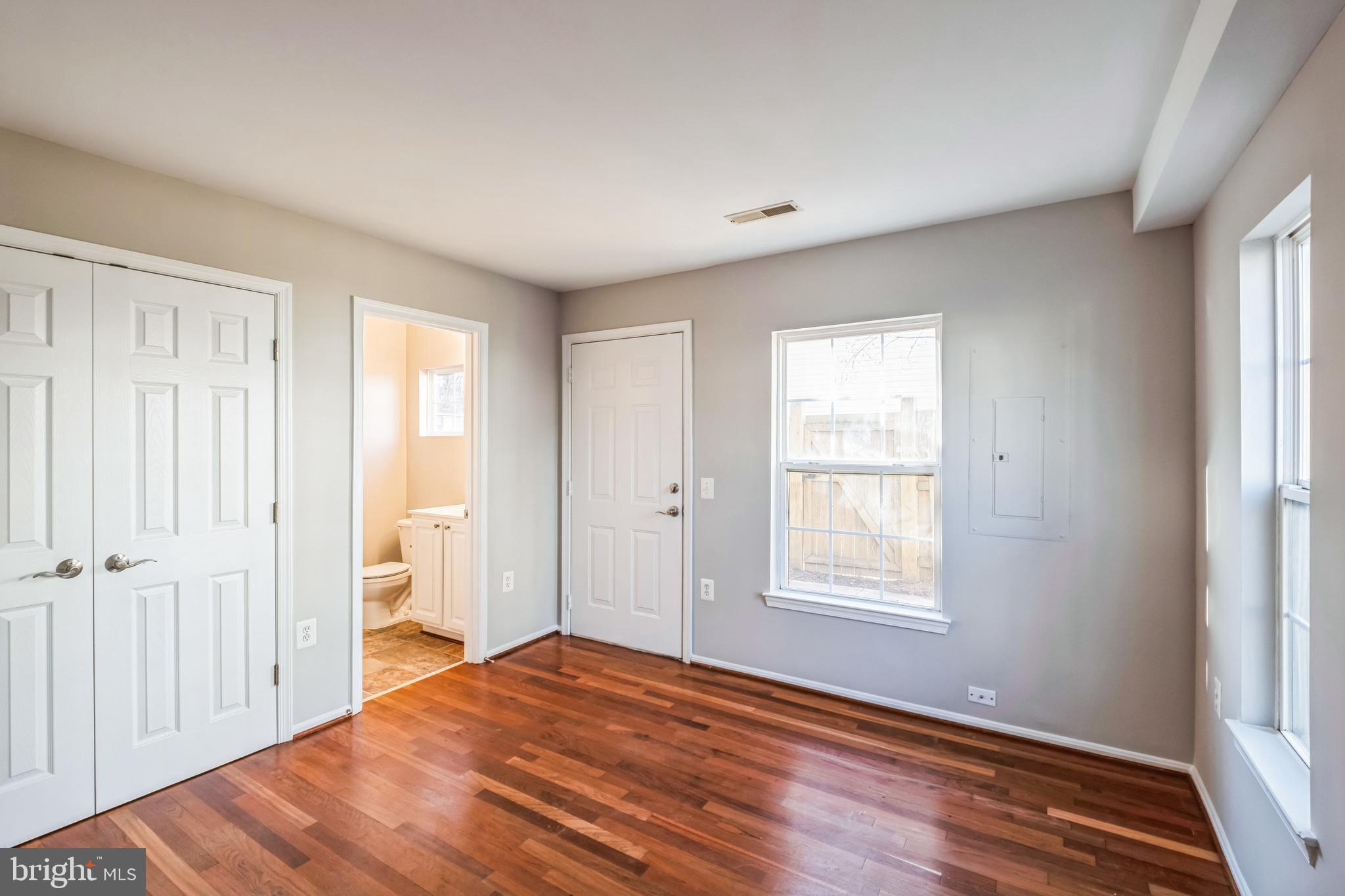 PARKSIDE AT DULLES - Residential