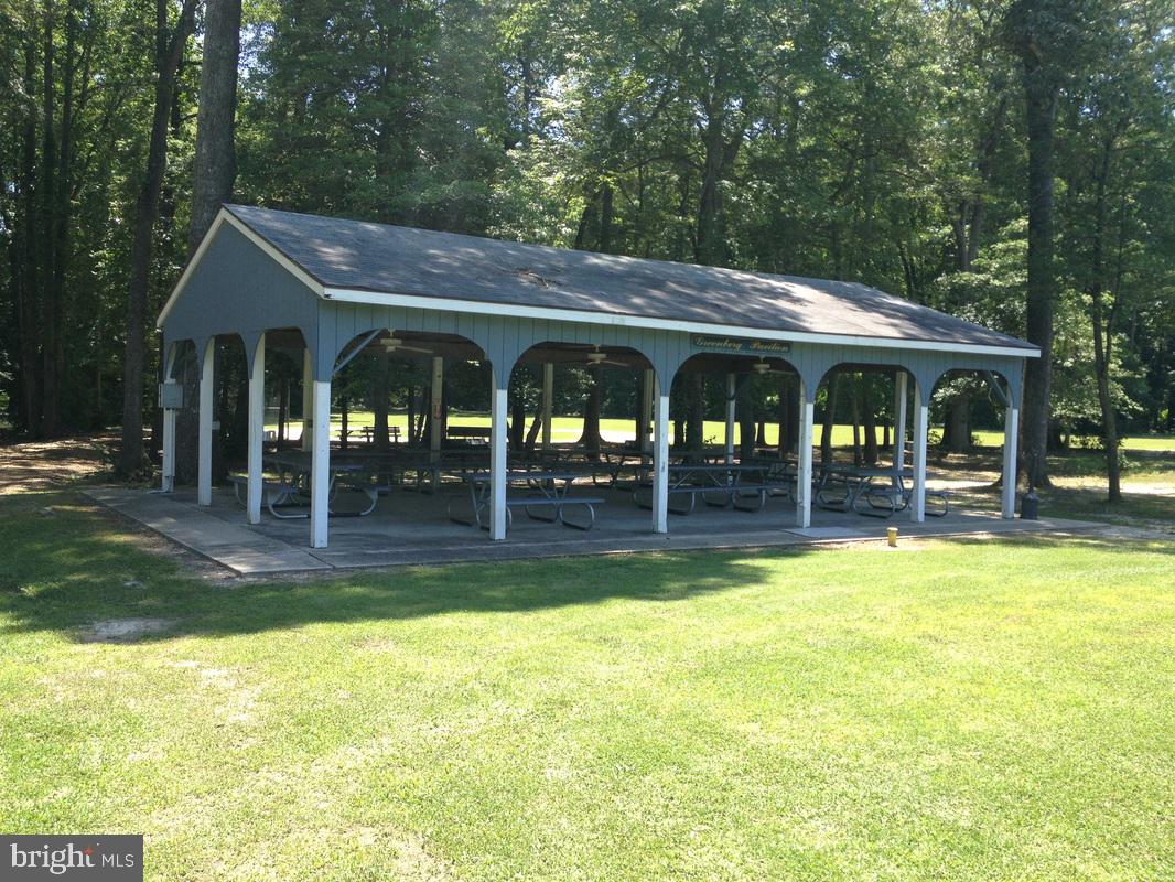 ANGOLA BY THE BAY - Land