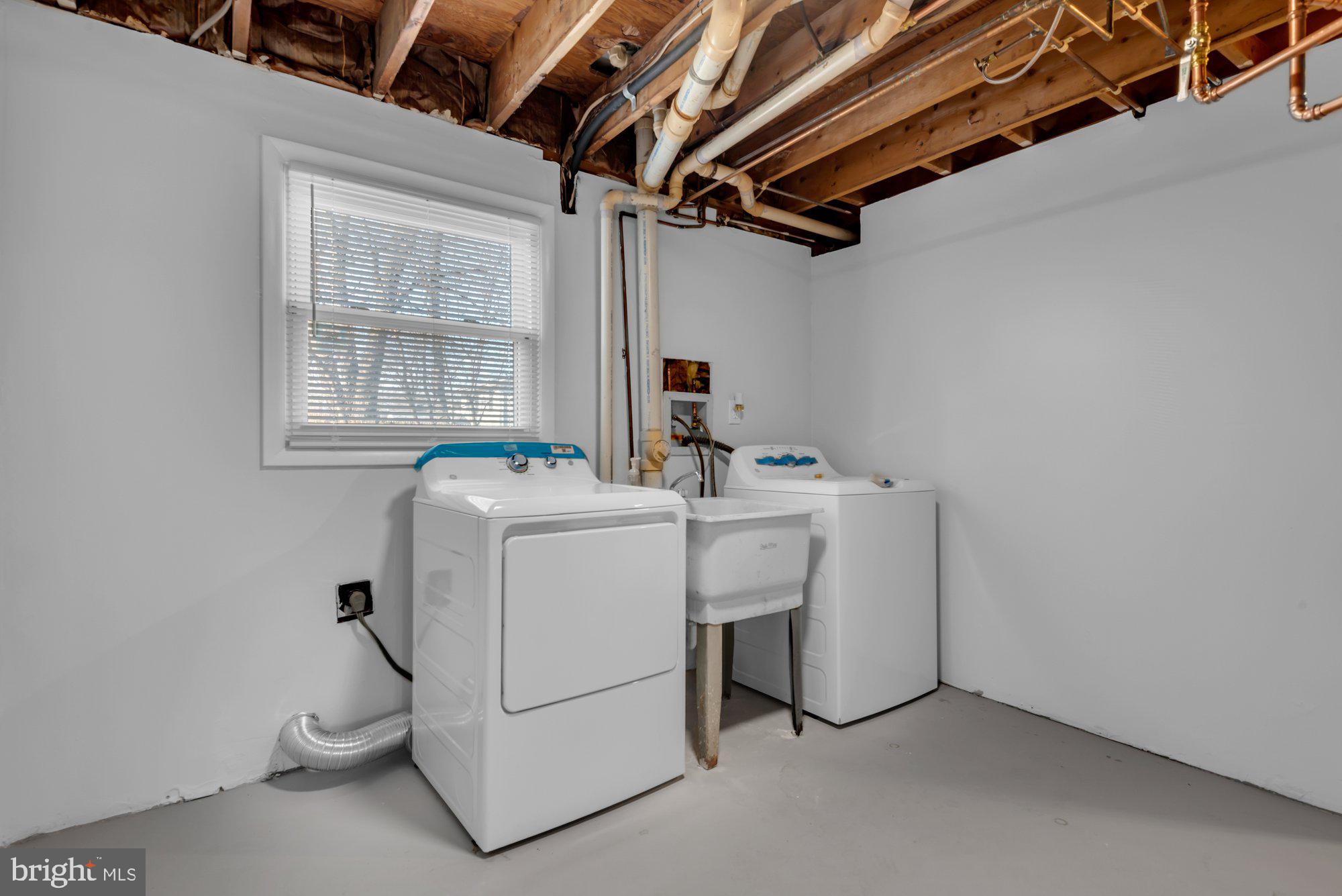 FOUR SEASONS ESTATES - Residential