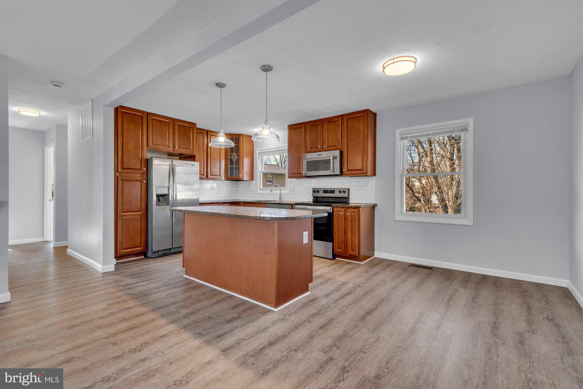 FOUR SEASONS ESTATES - Residential