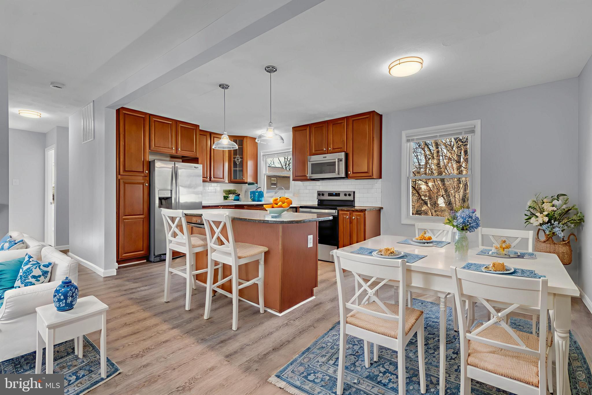 FOUR SEASONS ESTATES - Residential