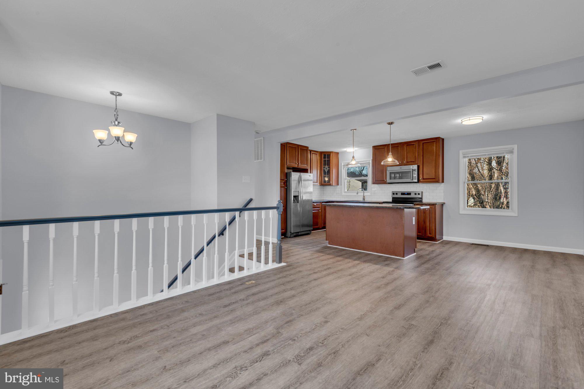 FOUR SEASONS ESTATES - Residential