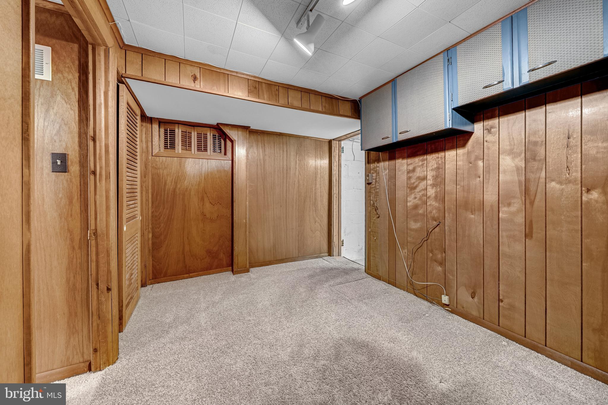 SHIRLEY WOODS - Residential