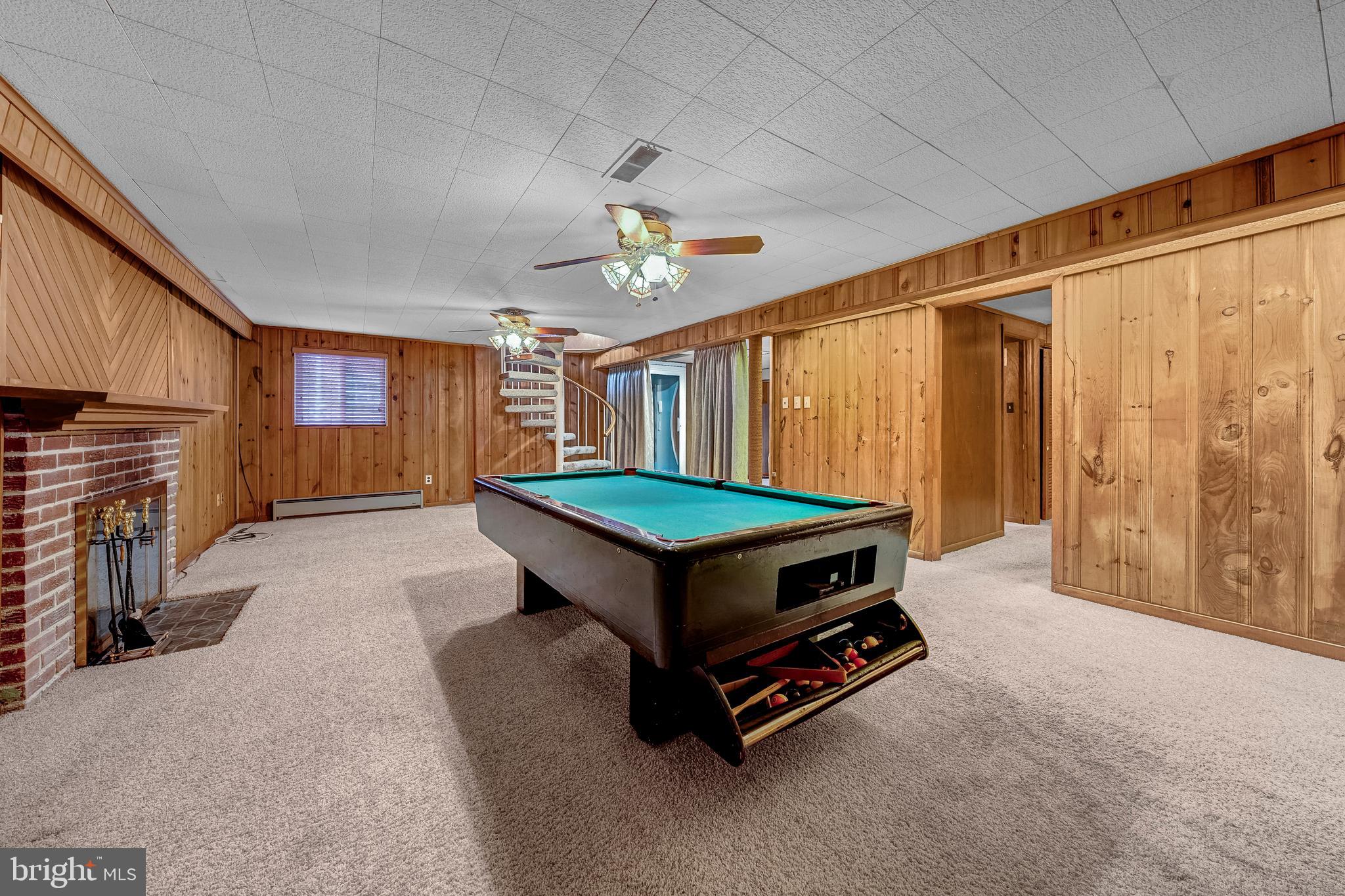 SHIRLEY WOODS - Residential