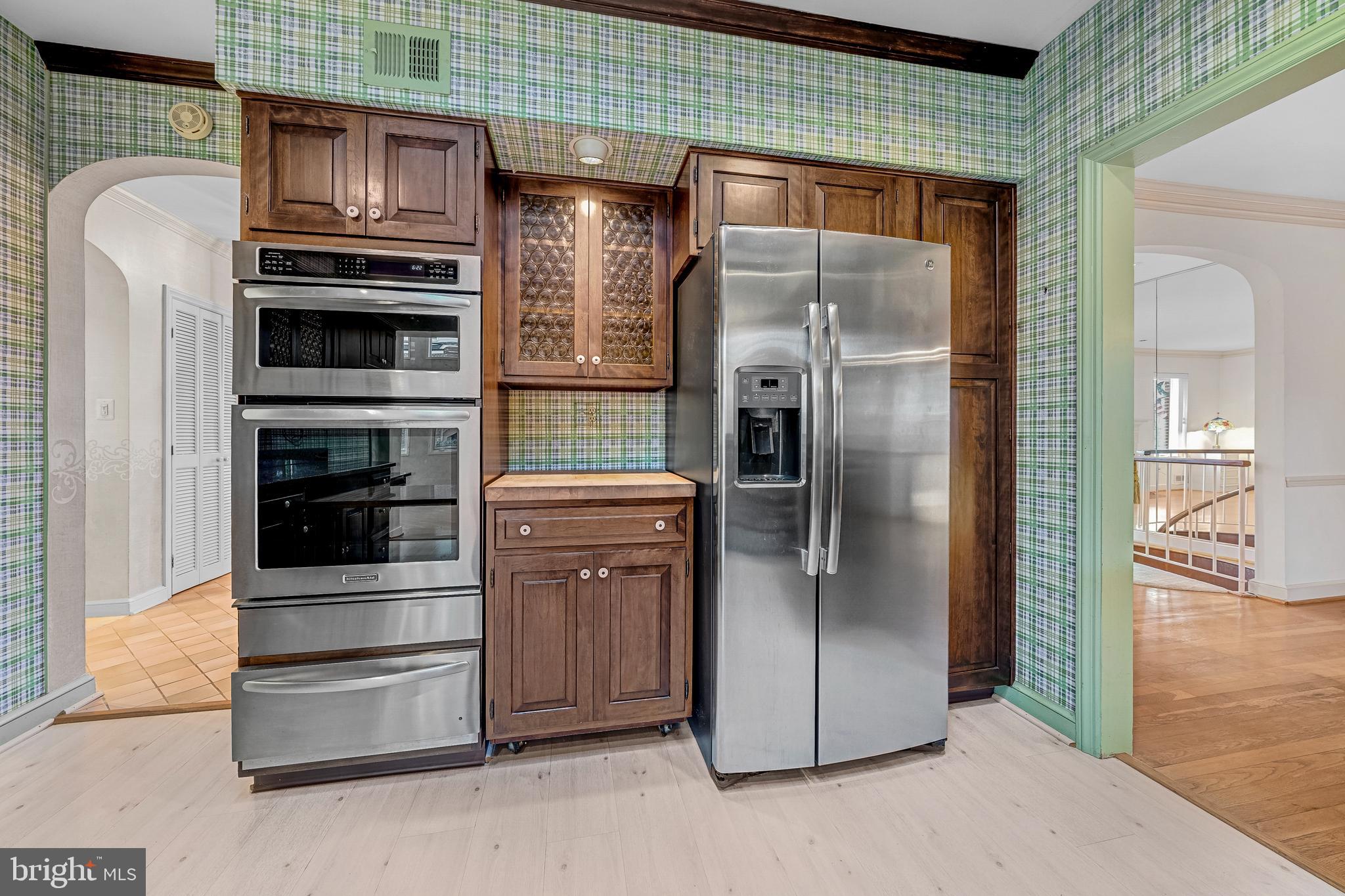 SHIRLEY WOODS - Residential