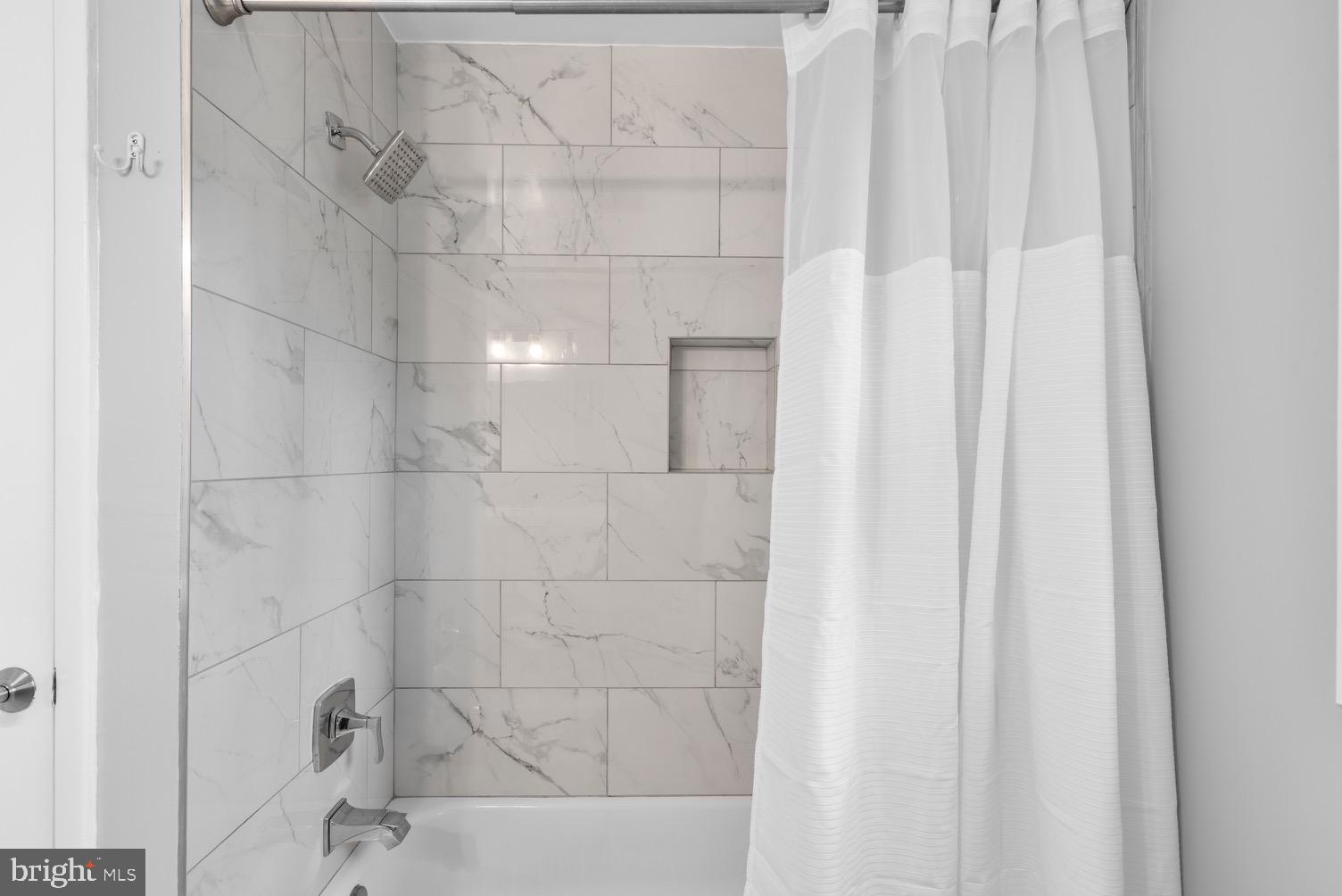 FONT HILL MANOR - Residential