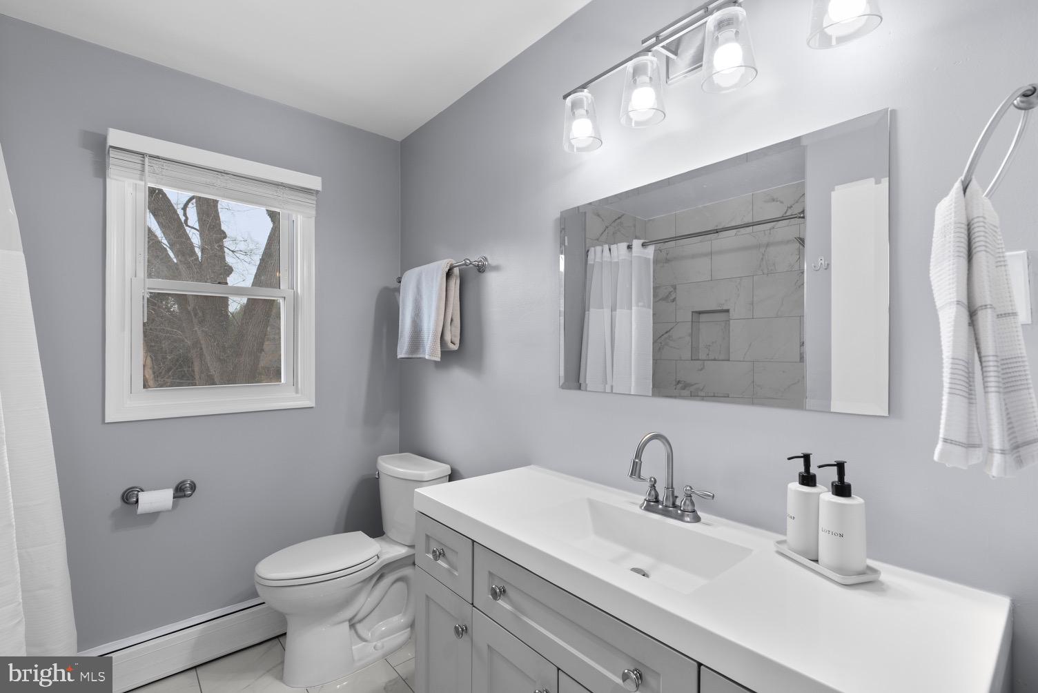 FONT HILL MANOR - Residential