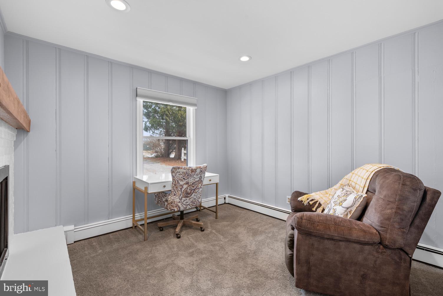 FONT HILL MANOR - Residential