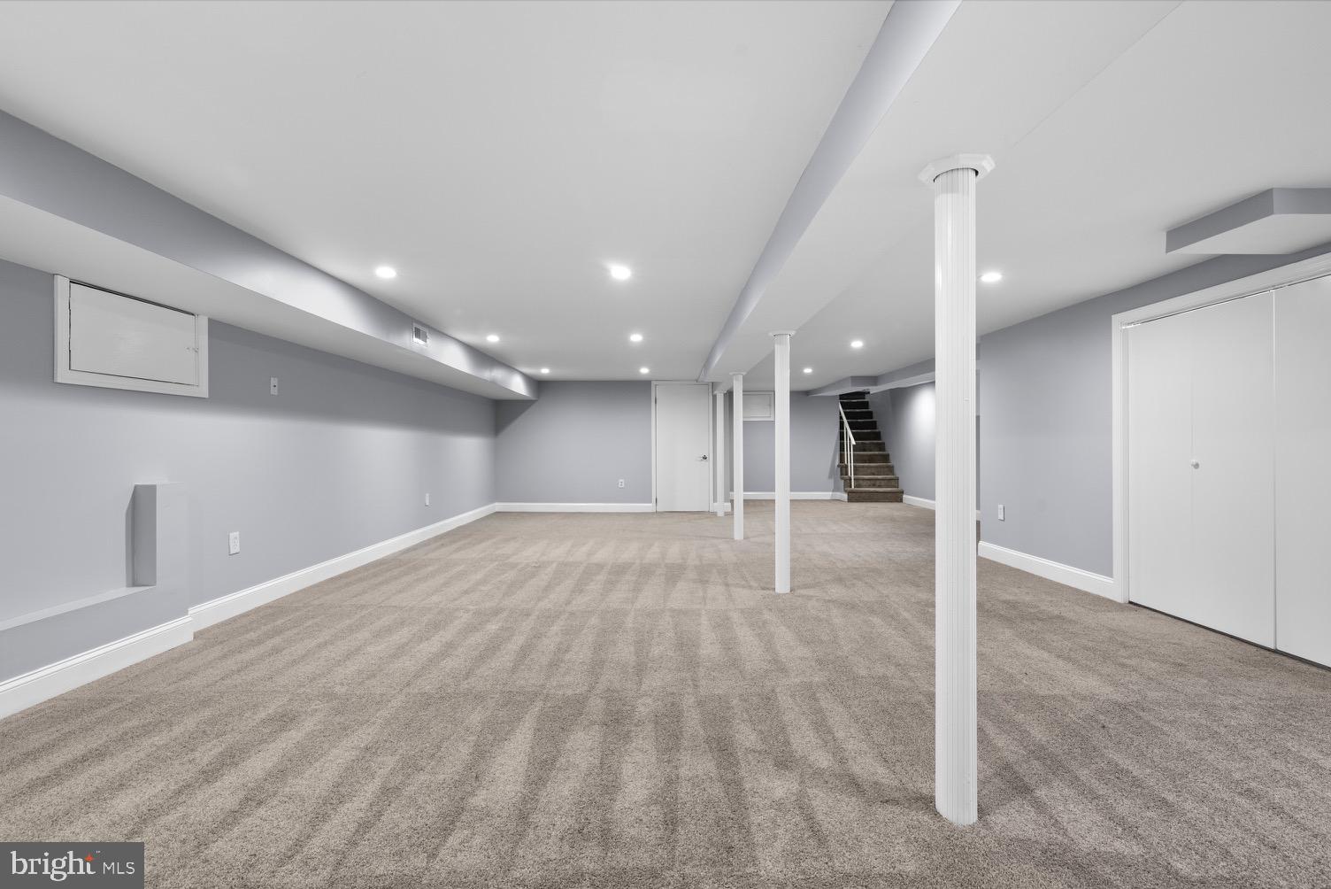 FONT HILL MANOR - Residential